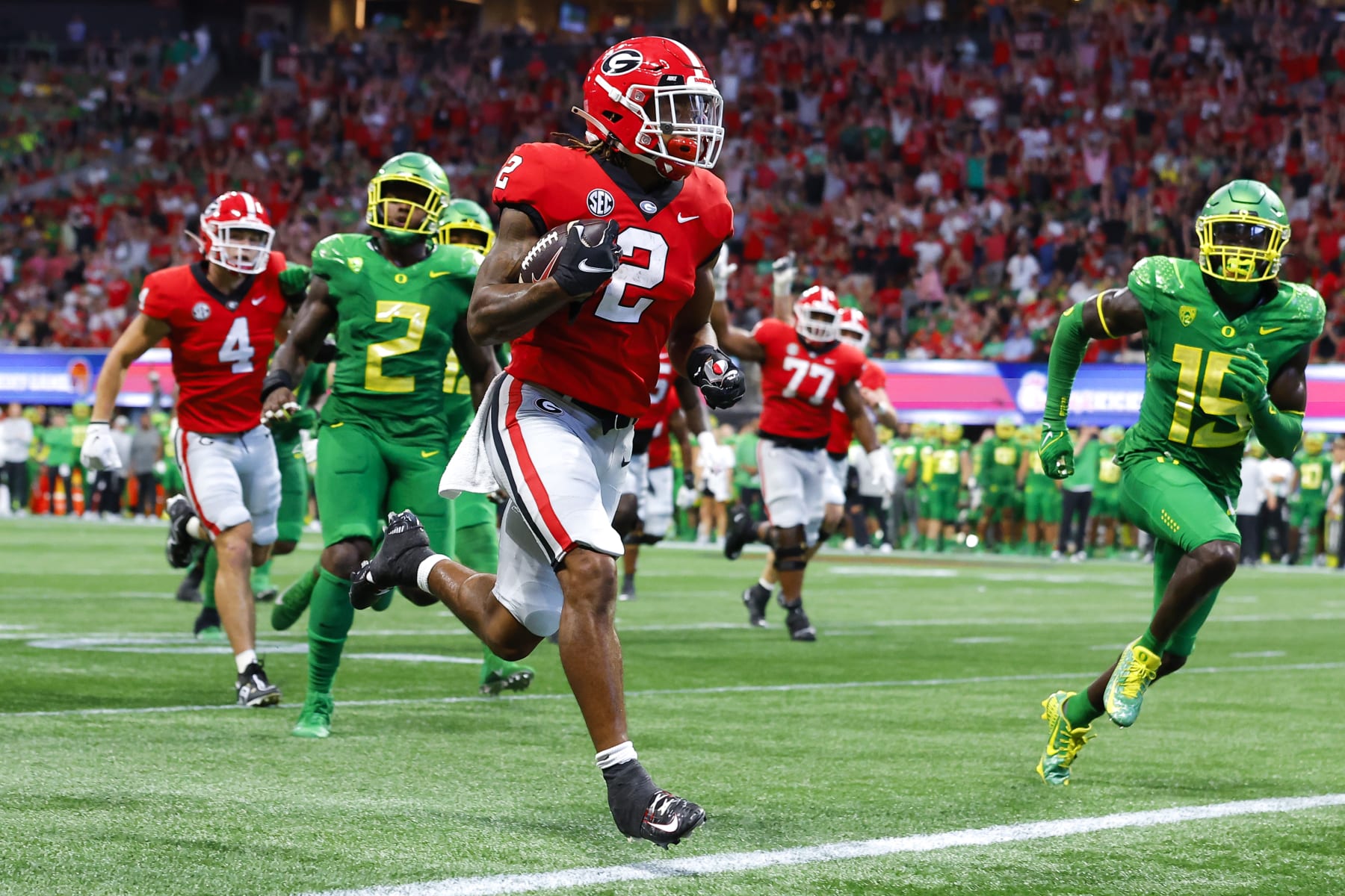 ATLANTA, GA - SEPTEMBER 03: Kendall Milton #2 of the Georgia Bulldogs rushes in for a touchdown during the second half against the Oregon Ducks at Mercedes-Benz Stadium on September 3, 2022 in Atlanta, Georgia. (Photo by Todd Kirkland/Getty Images)