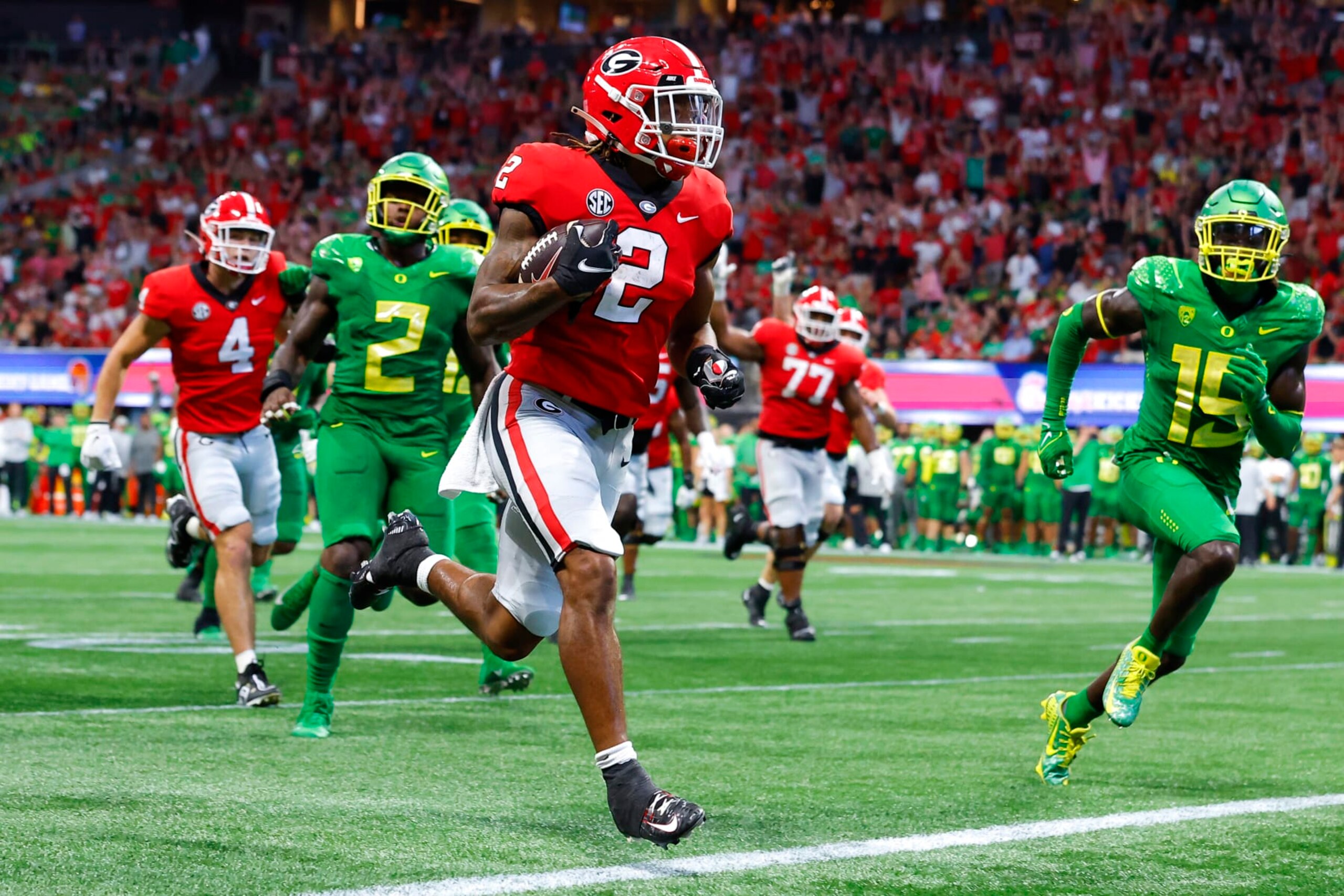 ATLANTA, GA - SEPTEMBER 03: Kendall Milton #2 of the Georgia Bulldogs rushes in for a touchdown during the second half against the Oregon Ducks at Mercedes-Benz Stadium on September 3, 2022 in Atlanta, Georgia. (Photo by Todd Kirkland/Getty Images)