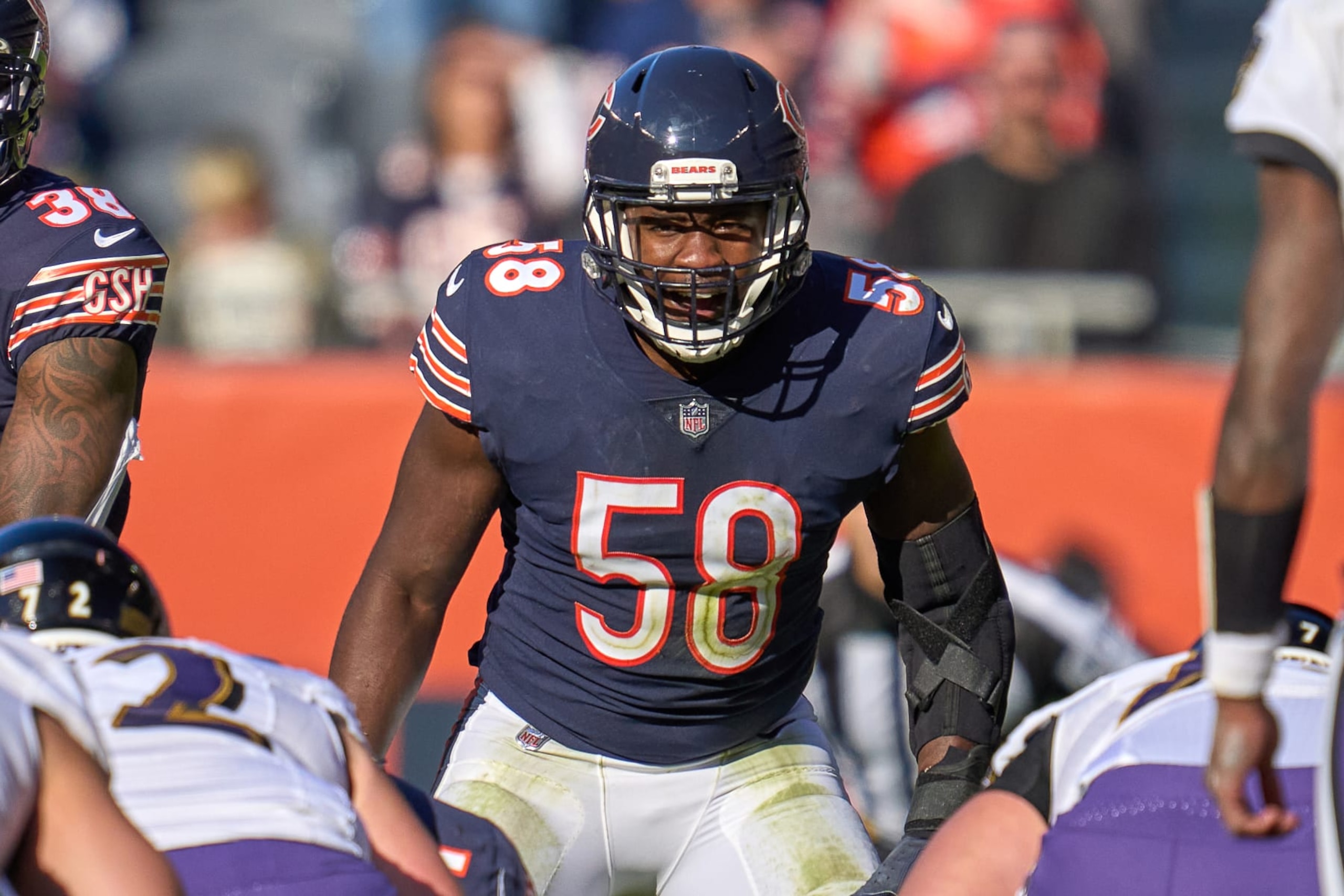 CHICAGO, IL - NOVEMBER 21: Chicago Bears inside linebacker Roquan Smith (58) in action during a game between the Chicago Bears and the Baltimore Ravens on November 21, 2021 at Soldier Field in Chicago, IL. (Photo by Robin Alam/Icon Sportswire via Getty Images)