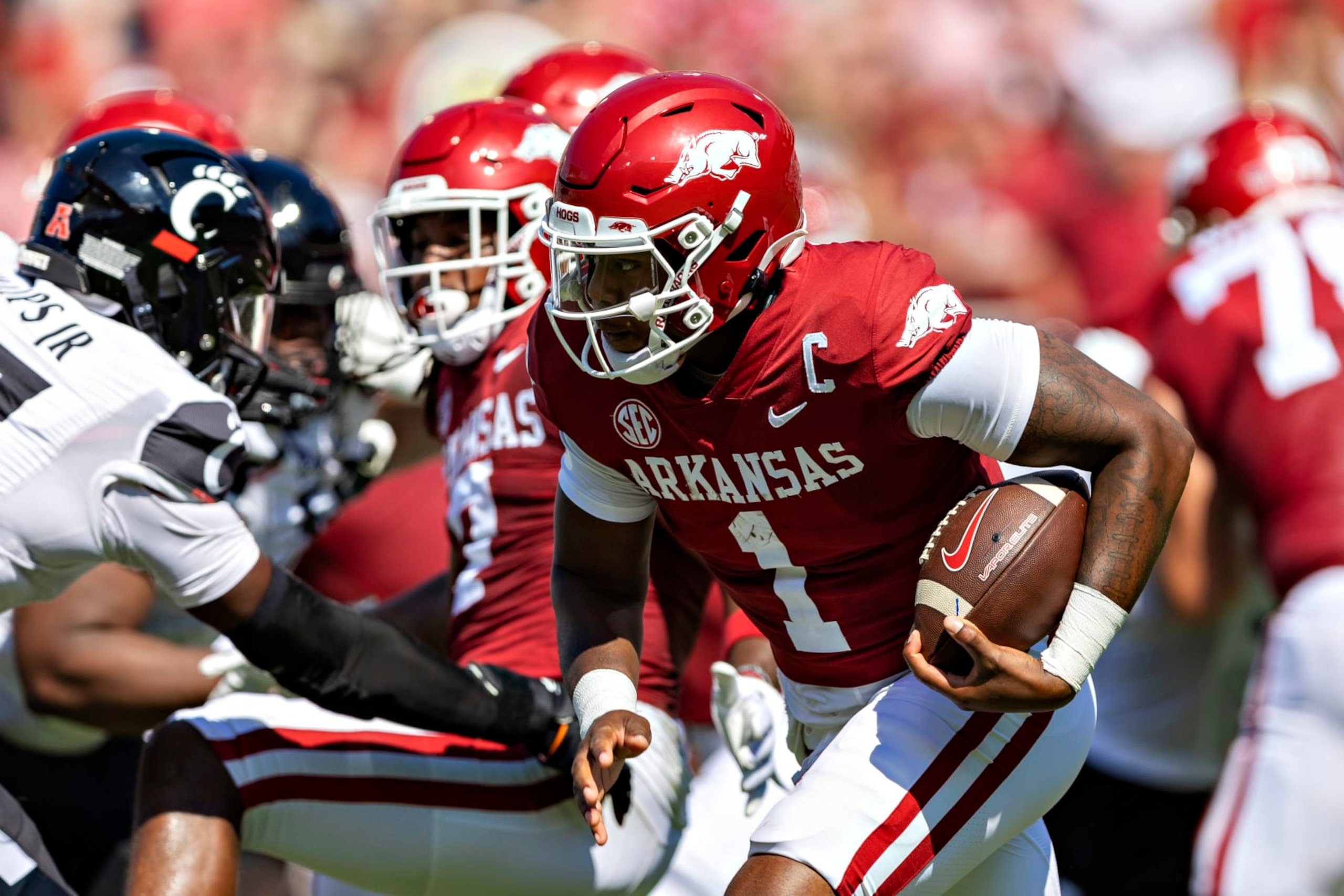FAYETTEVILLE, ARKANSAS - SEPTEMBER 03: K.J. Jefferson #1 of the Arkansas Razorbacks runs the ball in the second quarter of a game against the Cincinnati Bearcats at Donald W. Reynolds Razorback Stadium on September 03, 2022 in Fayetteville, Arkansas. (Photo by Wesley Hitt/Getty Images)