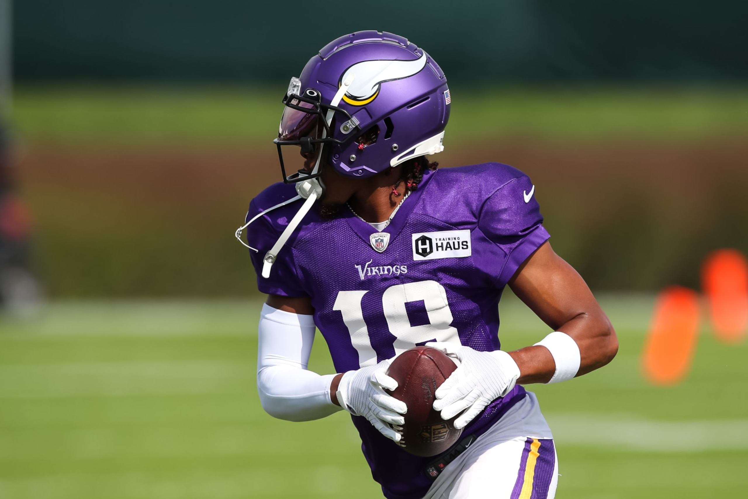 EAGAN, MN - AUGUST 18: Justin Jefferson #18 of the Minnesota Vikings participates in a drill during a joint practice with the San Francisco 49ers at training camp at TCO Performance Center on August 18, 2022 in Eagan, Minnesota. (Photo by David Berding/Getty Images) EAGAN, MN - AUGUST 18: Justin Jefferson #18 of the Minnesota Vikings participates in a drill during a joint practice with the San Francisco 49ers at training camp at TCO Performance Center on August 18, 2022 in Eagan, Minnesota. (Photo by David Berding/Getty Images)