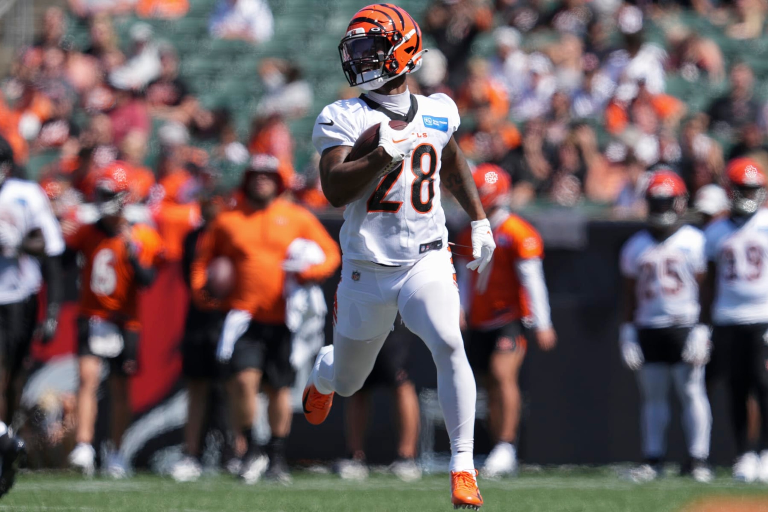 Cincinnati Bengals running back Joe Mixon (28) participates in the team's NFL football training camp Saturday, July 30, 2022, in Cincinnati. (AP Photo/Jeff Dean)