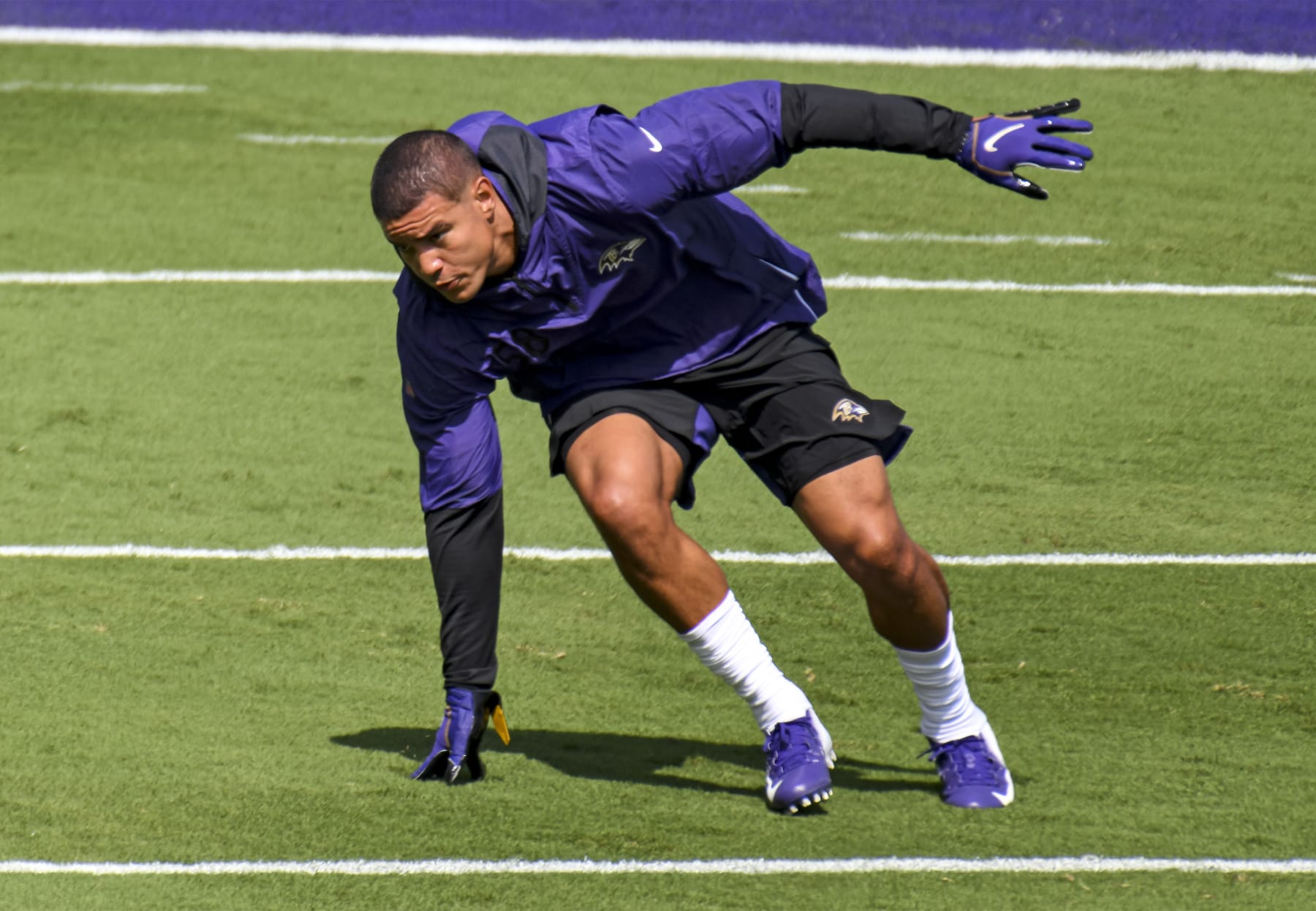 BALTIMORE, MD - SEPTEMBER 13: Baltimore Ravens linebacker L.J. Fort (58) warms up prior to the game against the Cleveland Browns on September 13, 2020, at M&T Bank Stadium in Baltimore, MD.   (Photo by Mark Goldman/Icon Sportswire via Getty Images)