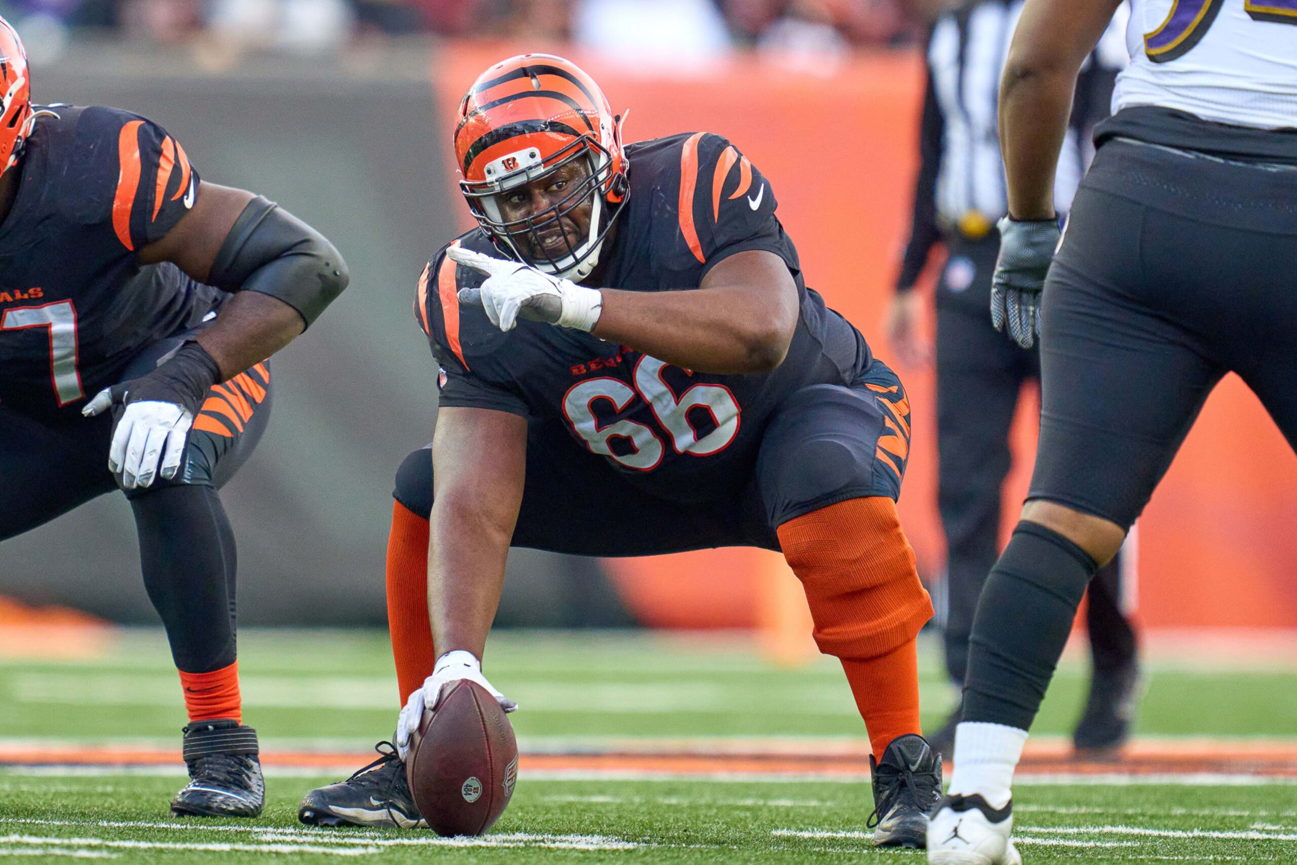 CINCINNATI, OH - DECEMBER 26: Cincinnati Bengals center Trey Hopkins (66) points down field during a game between the Cincinnati Bengals and the Baltimore Ravens on December 26, 2021, at Paul Brown Stadium in Cincinnati, OH. (Photo by Robin Alam/Icon Sportswire via Getty Images)