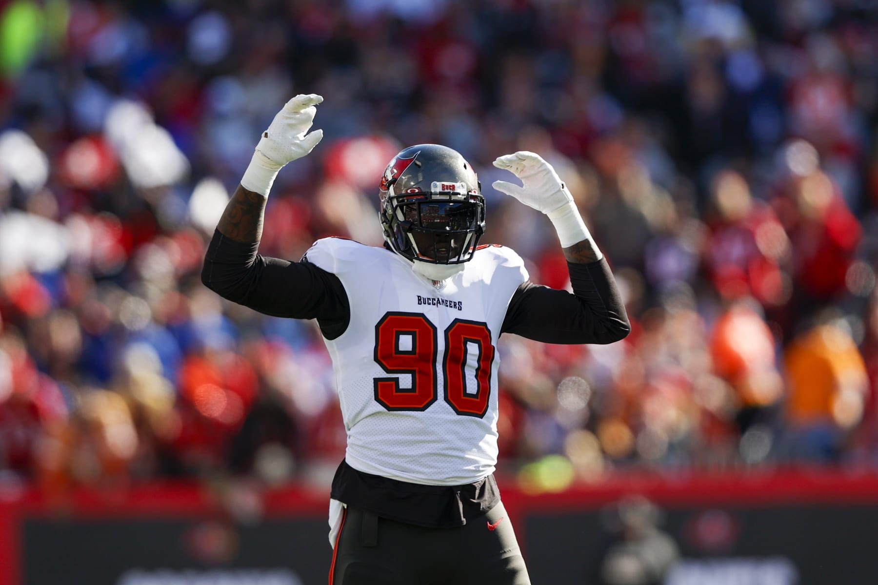 TAMPA, FL - JANUARY 23: Tampa Bay Buccaneers outside linebacker Jason Pierre-Paul (90) during the NFC Divisional playoff game between the Los Angeles Rams and the Tampa Bay Buccaneers on January 23, 2022, at Raymond James Stadium in Tampa , FL. (Photo by Jordon Kelly/Icon Sportswire via Getty Images)
