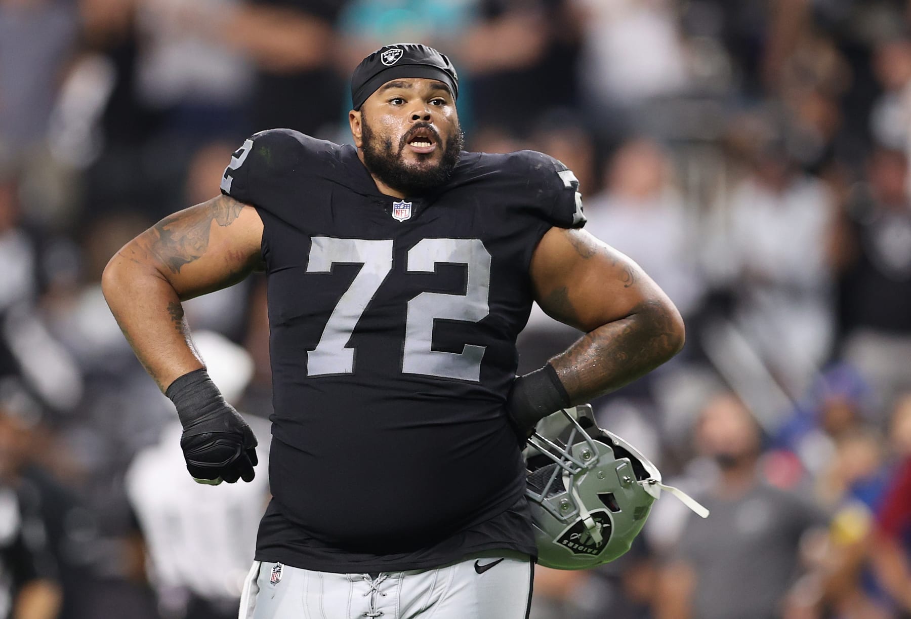 LAS VEGAS, NEVADA - SEPTEMBER 13: Offensive tackle Jermaine Eluemunor #72 of the Las Vegas Raiders during the NFL game against the Baltimore Ravens at Allegiant Stadium on September 13, 2021 in Las Vegas, Nevada. The Raiders defeated the Ravens 33-27 in overtime.  (Photo by Christian Petersen/Getty Images)