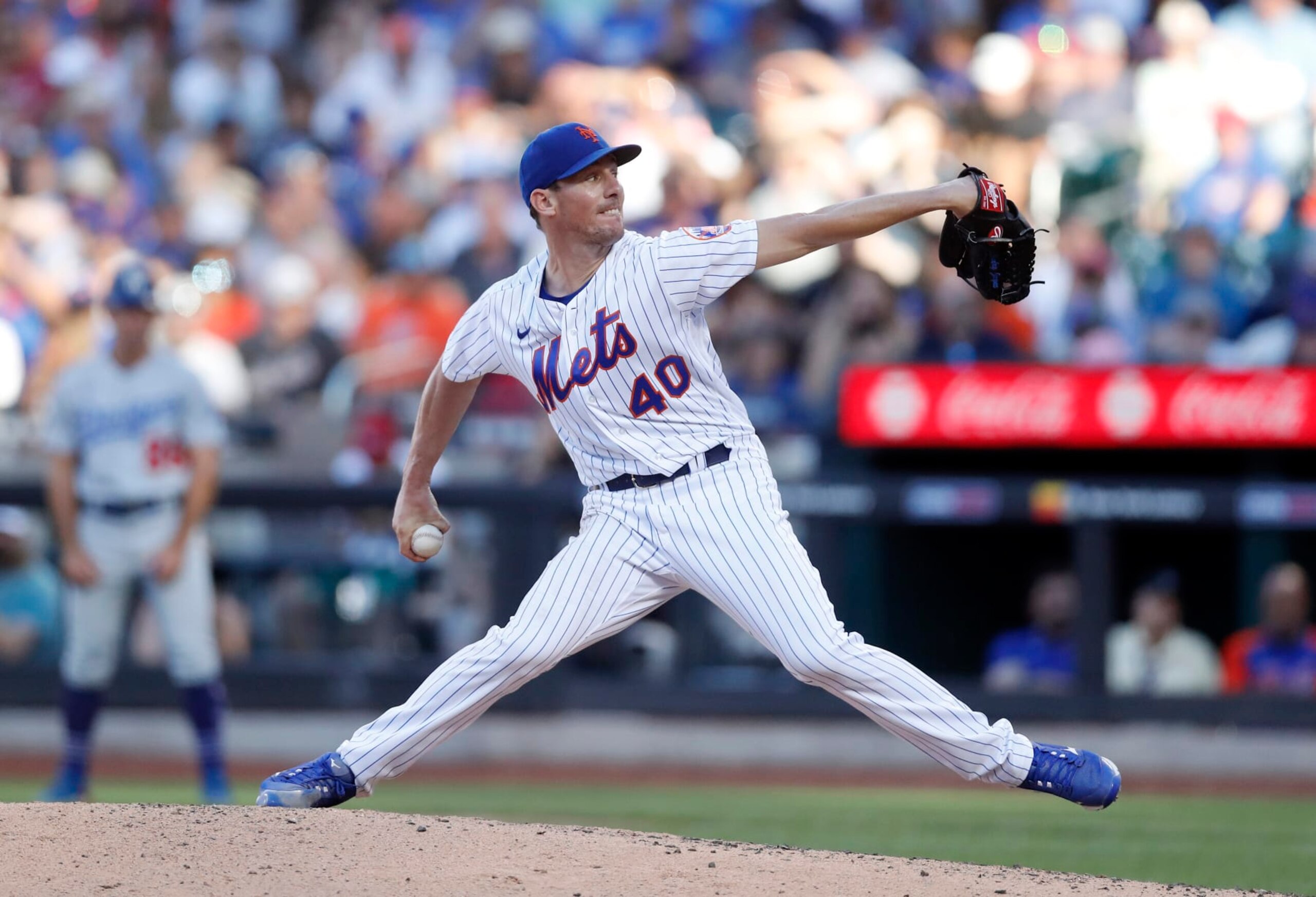 NEW YORK, NEW YORK - SEPTEMBER 01: Chris Bassitt #40 of the New York Mets pitches during the sixth inning against the Los Angeles Dodgers at Citi Field on September 01, 2022 in New York City. (Photo by Jim McIsaac/Getty Images) NEW YORK, NEW YORK - SEPTEMBER 01: Chris Bassitt #40 of the New York Mets pitches during the sixth inning against the Los Angeles Dodgers at Citi Field on September 01, 2022 in New York City. (Photo by Jim McIsaac/Getty Images)