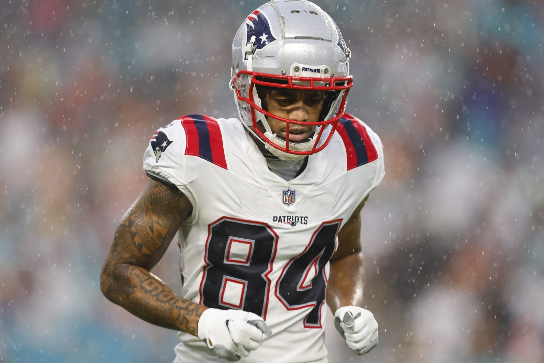 MIAMI GARDENS, FLORIDA - JANUARY 09: Kendrick Bourne #84 of the New England Patriots reacts against the Miami Dolphins at Hard Rock Stadium on January 09, 2022 in Miami Gardens, Florida. (Photo by Michael Reaves/Getty Images)