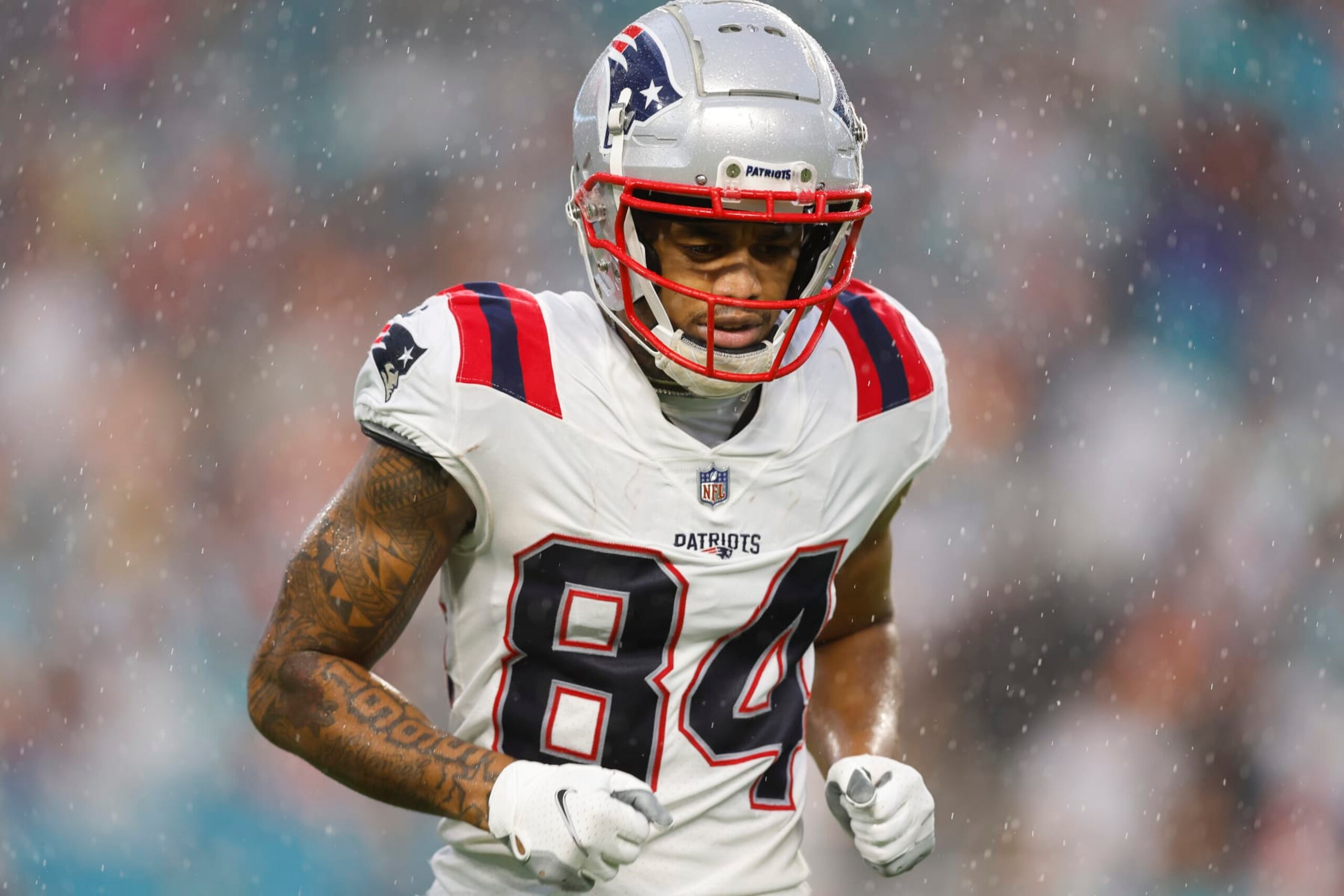MIAMI GARDENS, FLORIDA - JANUARY 09: Kendrick Bourne #84 of the New England Patriots reacts against the Miami Dolphins at Hard Rock Stadium on January 09, 2022 in Miami Gardens, Florida. (Photo by Michael Reaves/Getty Images)