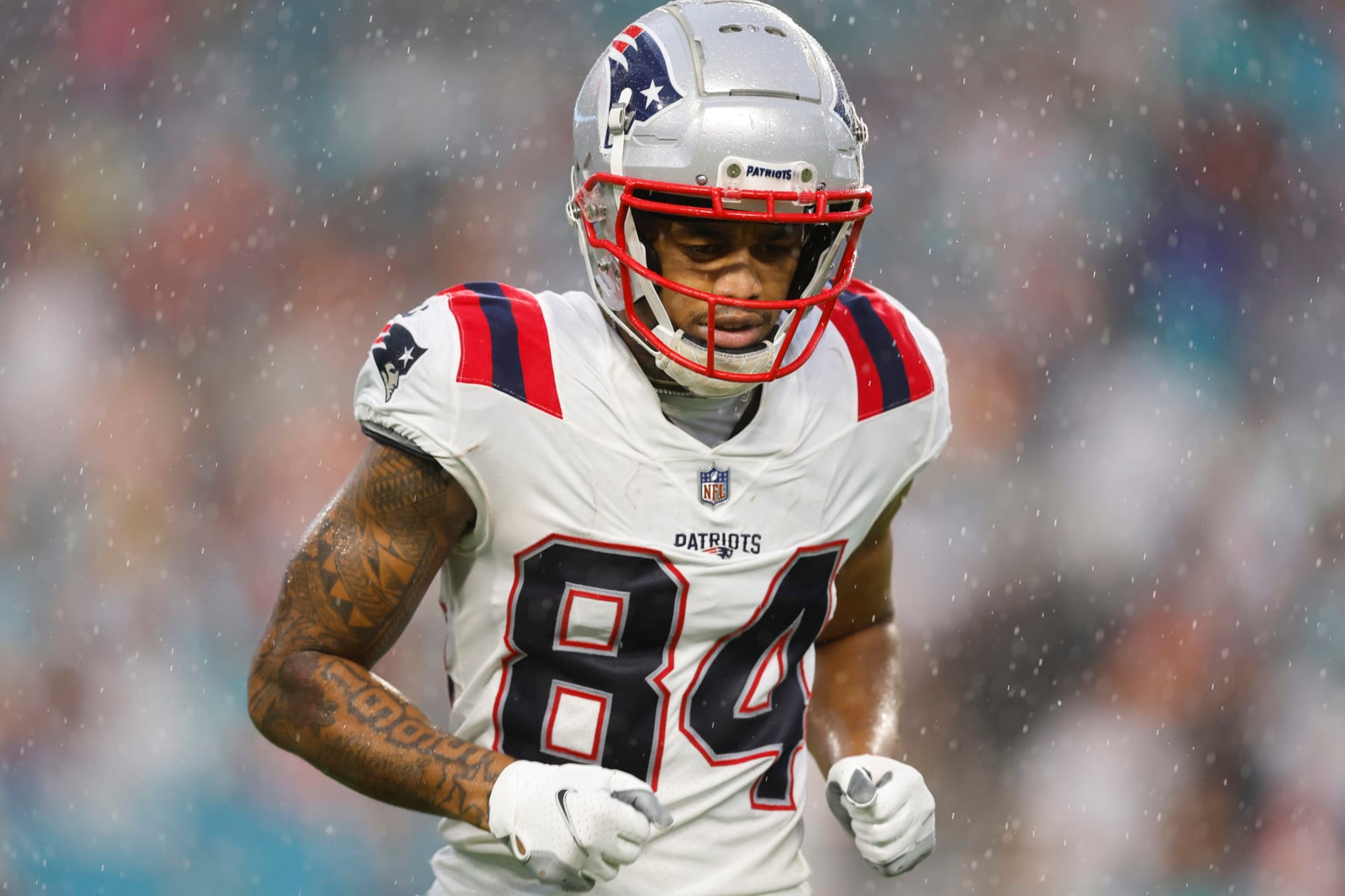 MIAMI GARDENS, FLORIDA - JANUARY 09: Kendrick Bourne #84 of the New England Patriots reacts against the Miami Dolphins at Hard Rock Stadium on January 09, 2022 in Miami Gardens, Florida. (Photo by Michael Reaves/Getty Images)