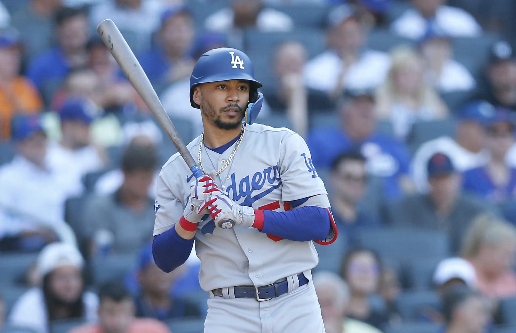 NEW YORK, NEW YORK - SEPTEMBER 01:  Mookie Betts #50 of the Los Angeles Dodgers in action against the New York Mets at Citi Field on September 01, 2022 in New York City. The Mets defeated the Dodgers 5-3. (Photo by Jim McIsaac/Getty Images)