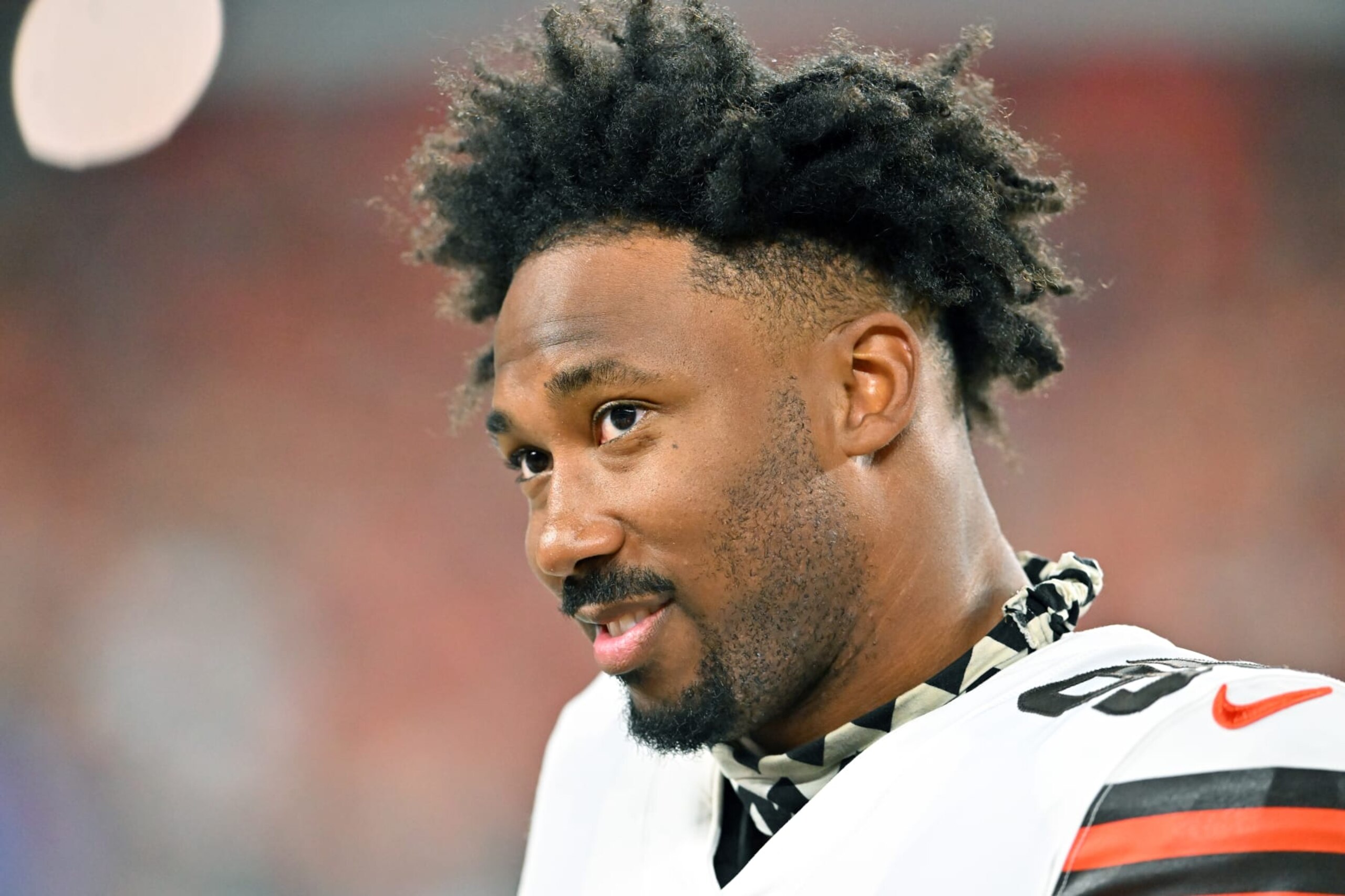 CLEVELAND, OHIO - AUGUST 27: Defensive end Myles Garrett #95 of the Cleveland Browns talks with teammates on the sidelines during the third quarter of a preseason game against the Chicago Bears at FirstEnergy Stadium on August 27, 2022 in Cleveland, Ohio. The Bears defeated the Browns 21-20. (Photo by Jason Miller/Getty Images) CLEVELAND, OHIO - AUGUST 27: Defensive end Myles Garrett #95 of the Cleveland Browns talks with teammates on the sidelines during the third quarter of a preseason game against the Chicago Bears at FirstEnergy Stadium on August 27, 2022 in Cleveland, Ohio. The Bears defeated the Browns 21-20. (Photo by Jason Miller/Getty Images)