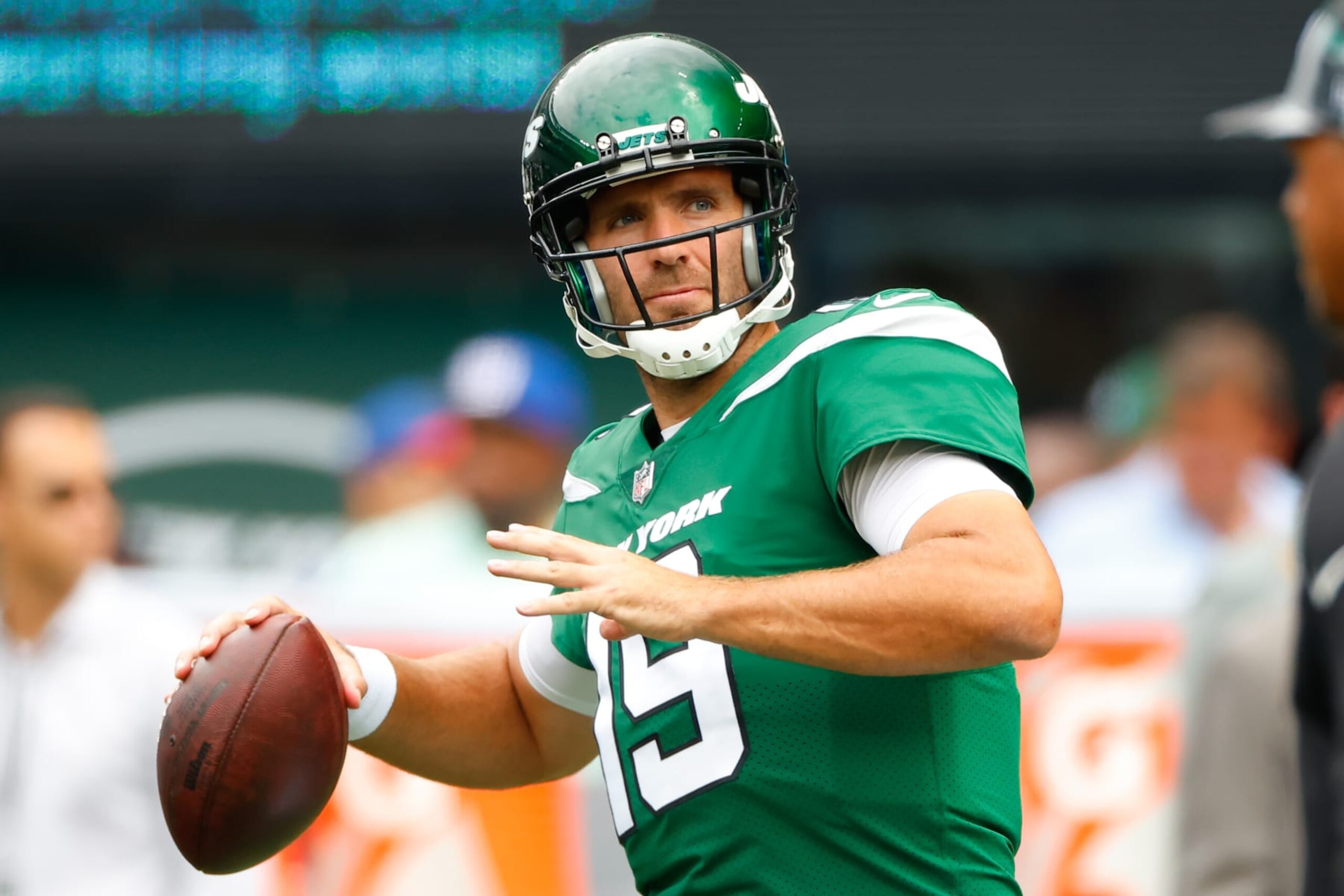 EAST RUTHERFORD, NJ - AUGUST 28:  New York Jets quarterback Joe Flacco (19) prior to the National Football League game between the New York Jets and the New York Giants on August 28, 2022 at MetLife Stadium in East Rutherford, New Jersey.   (Photo by Rich Graessle/Icon Sportswire via Getty Images)