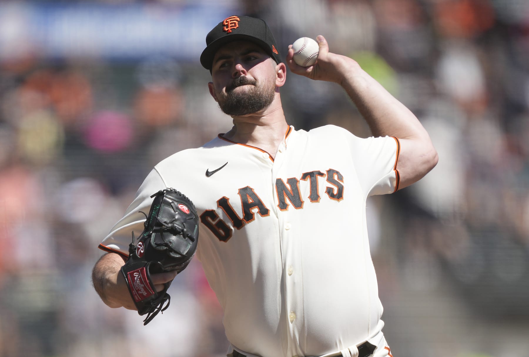 SAN FRANCISCO, CALIFORNIA - SEPTEMBER 04: Carlos Rodon #16 of the San Francisco Giants pitches against the Philadelphia Phillies in the top of the first inning at Oracle Park on September 04, 2022 in San Francisco, California. (Photo by Thearon W. Henderson/Getty Images)