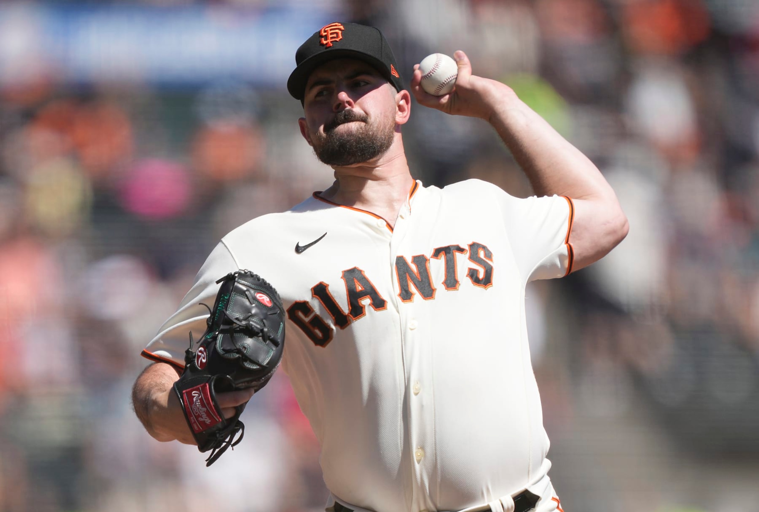 SAN FRANCISCO, CALIFORNIA - SEPTEMBER 04: Carlos Rodon #16 of the San Francisco Giants pitches against the Philadelphia Phillies in the top of the first inning at Oracle Park on September 04, 2022 in San Francisco, California. (Photo by Thearon W. Henderson/Getty Images)