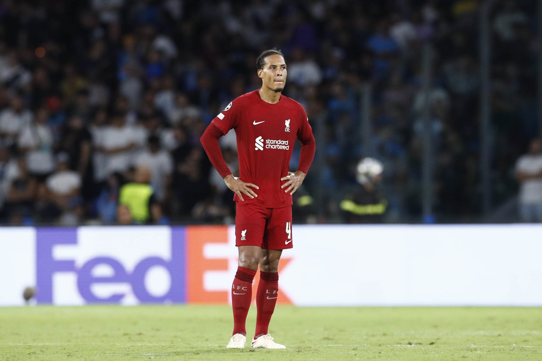 NAPLES, ITALY - SEPTEMBER 07: Virgil Van Dijk of Liverpool FC looks dejected during the UEFA Champions League group A match between SSC Napoli and Liverpool FC at Stadio Diego Armando Maradona on September 7, 2022 in Naples, Italy. (Photo by Matteo Ciambelli/DeFodi Images via Getty Images)