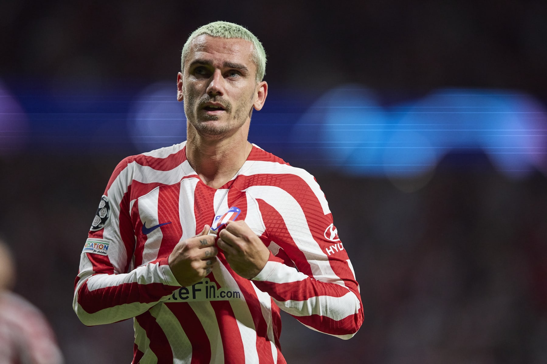 MADRID, SPAIN - SEPTEMBER 07: Antoine Griezmann of Atletico de Madrid celebrates after scoring his teams second goal during the UEFA Champions League group B match between Atletico Madrid and FC Porto at Civitas Metropolitano Stadium on September 7, 2022 in Madrid, Spain. (Photo by Berengui/DeFodi Images via Getty Images)