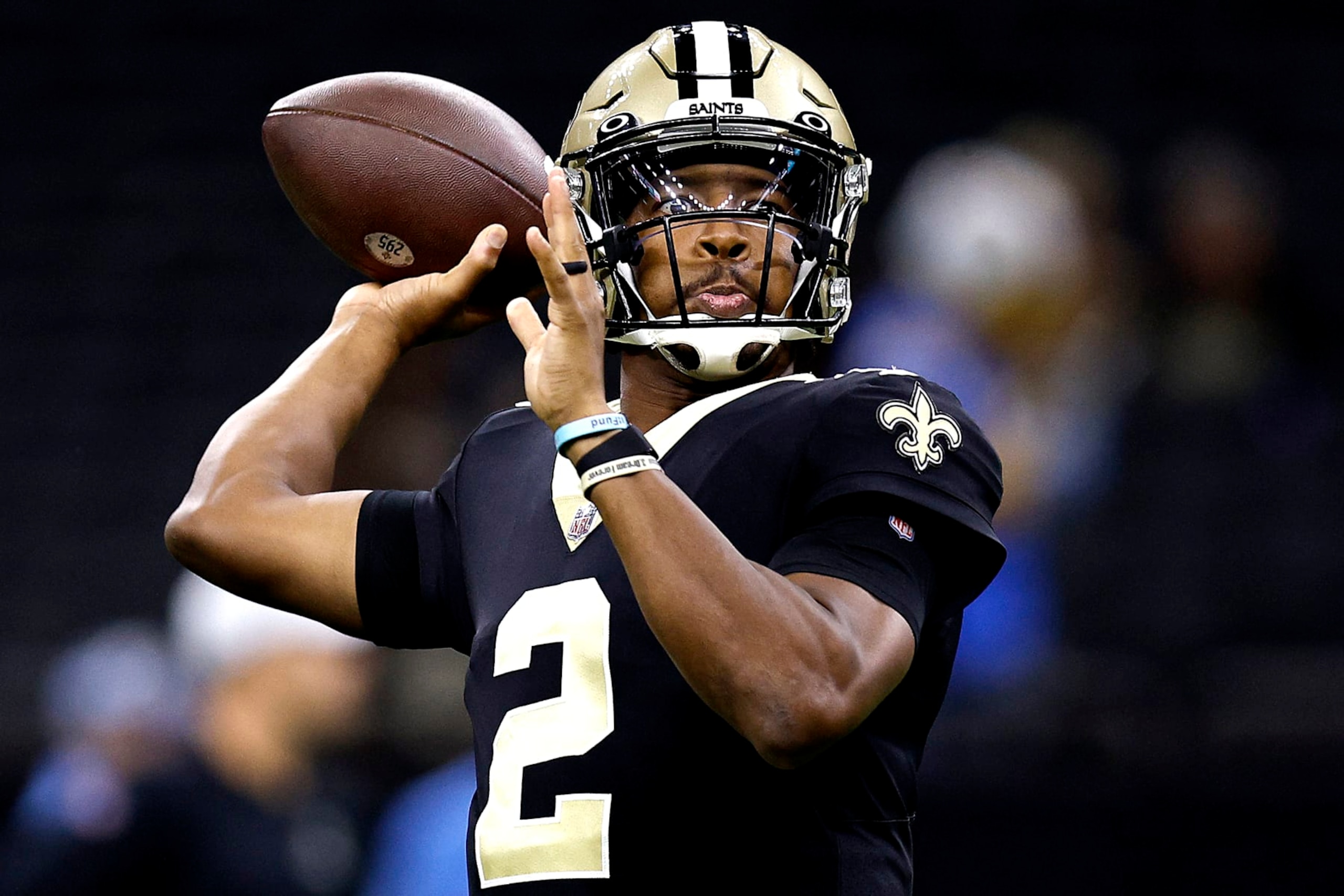 NEW ORLEANS, LOUISIANA - AUGUST 26: Jameis Winston #2 of the New Orleans Saints warms up prior to the start of an NFL preseason game against the Los Angeles Chargers at Caesars Superdome on August 26, 2022 in New Orleans, Louisiana. (Photo by Sean Gardner/Getty Images)