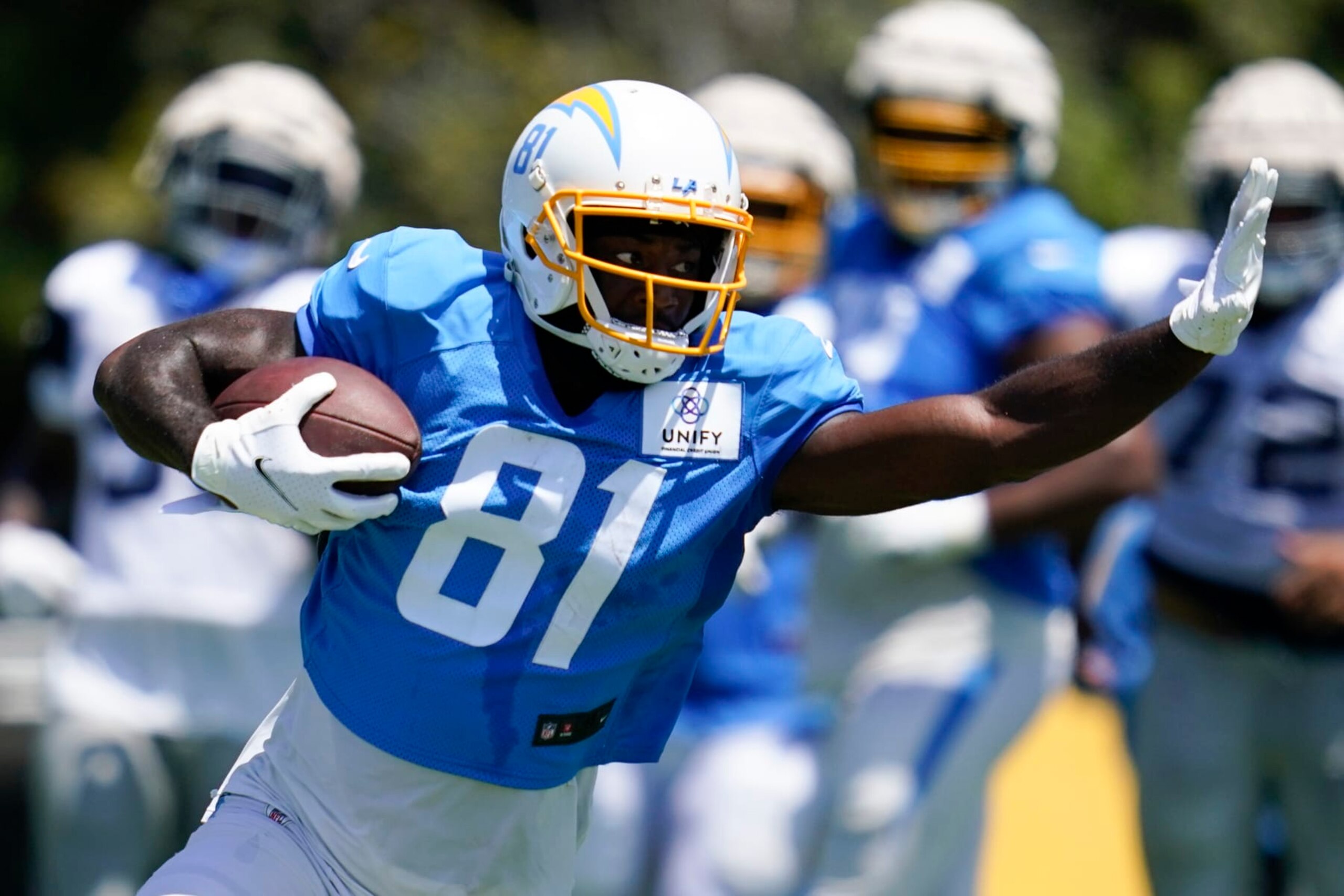 Los Angeles Chargers wide receiver Mike Williams (81) participates in drills during a combined NFL practice with the Dallas Cowboys at the Los Angeles Rams' practice facility in Costa Mesa, Calif. Wednesday, Aug. 17, 2022. (AP Photo/Ashley Landis)