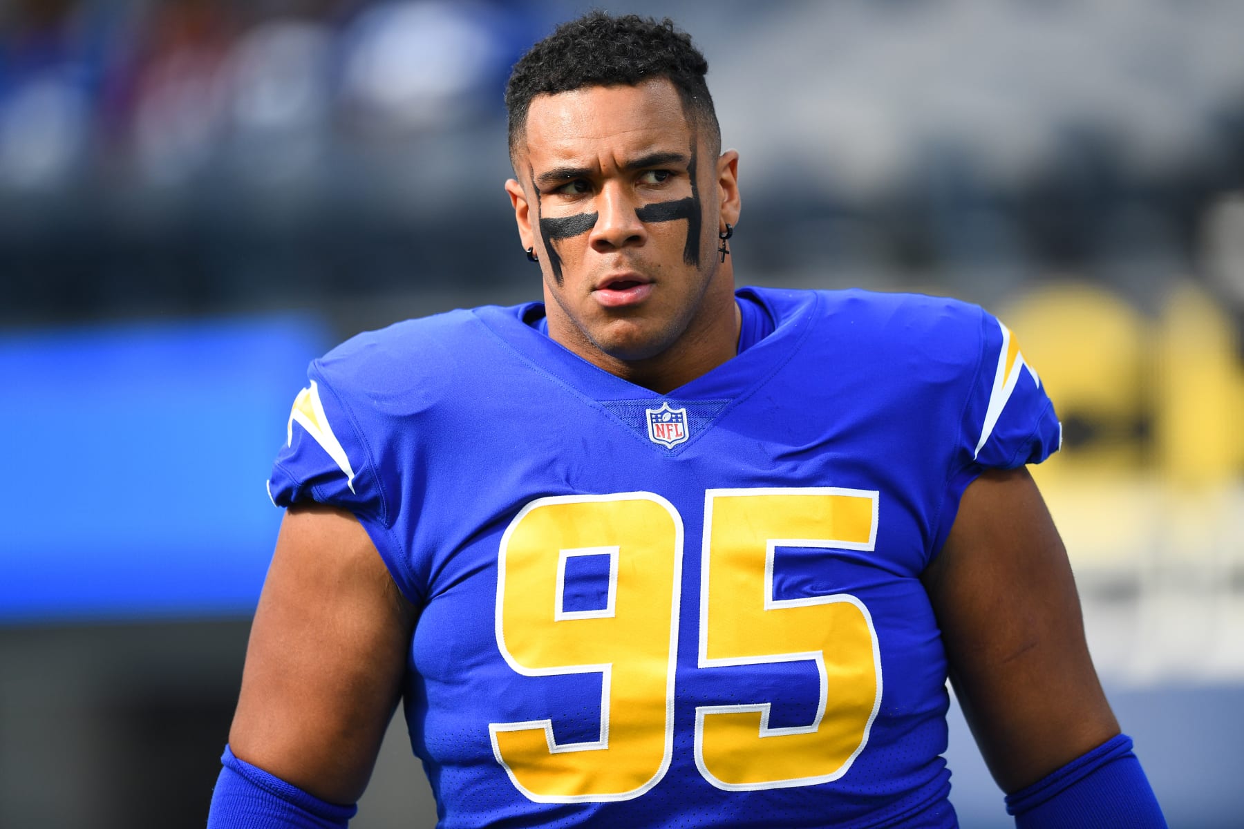INGLEWOOD, CA - DECEMBER 12: Los Angeles Chargers Defensive Tackle Christian Covington (95) looks on during the NFL game between the New York Giants and the Los Angeles Chargers on December 12, 2021, at SoFi Stadium in Inglewood, CA. (Photo by Brian Rothmuller/Icon Sportswire via Getty Images)