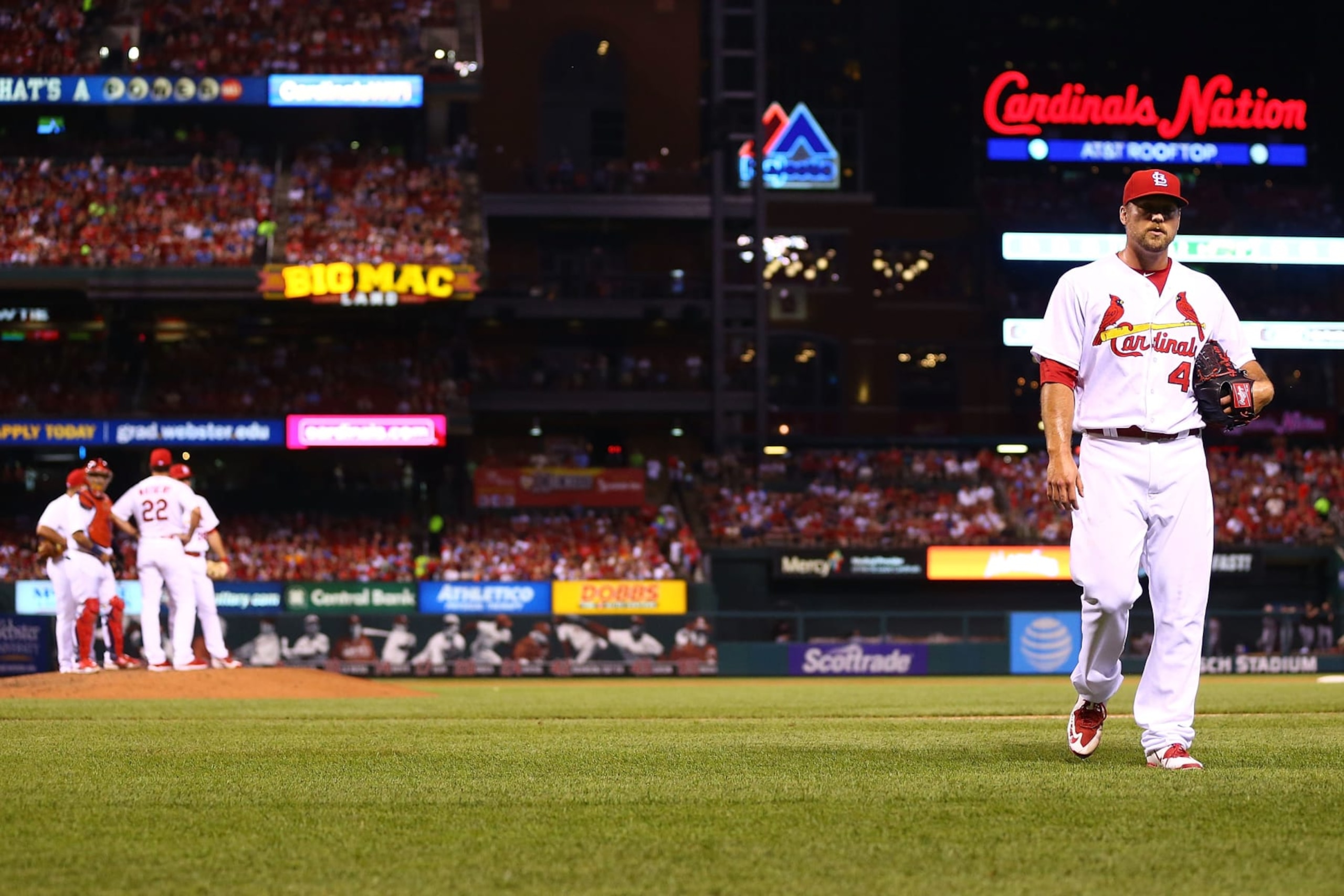 ST. LOUIS, MO - JULY 15: Reliever Trevor Rosenthal #44 of the St. Louis Cardinals returns to the dugout after being pulled from the gam against the Miami Marlins in the seventh inning at Busch Stadium on July 15, 2016 in St. Louis, Missouri. (Photo by Dilip Vishwanat/Getty Images)