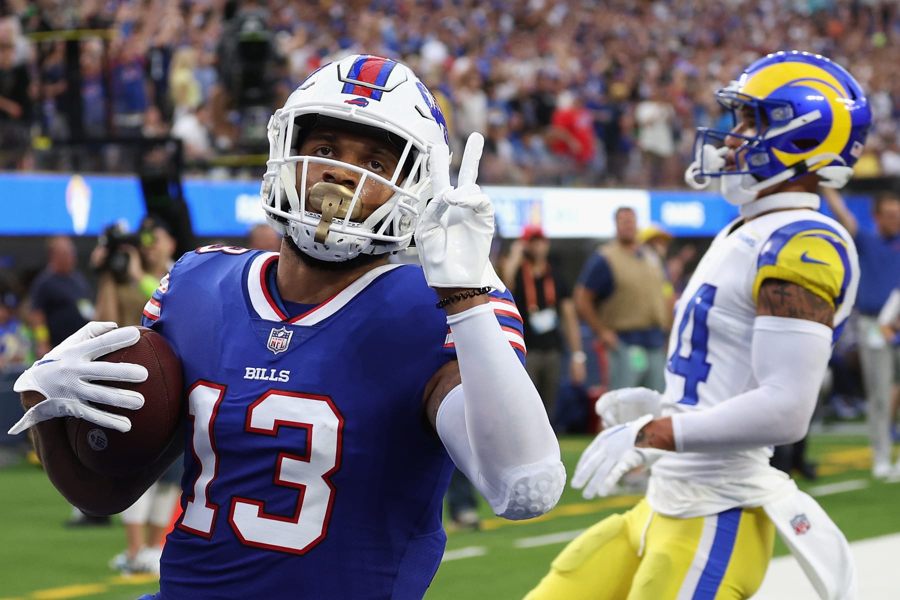 INGLEWOOD, CALIFORNIA - SEPTEMBER 08:  Wide receiver Gabe Davis #13 of the Buffalo Bills celebrates after scoring on a 26-yard touchdown reception against the Los Angeles Rams during the first quarter of the NFL game at SoFi Stadium on September 08, 2022 in Inglewood, California. (Photo by Harry How/Getty Images)
