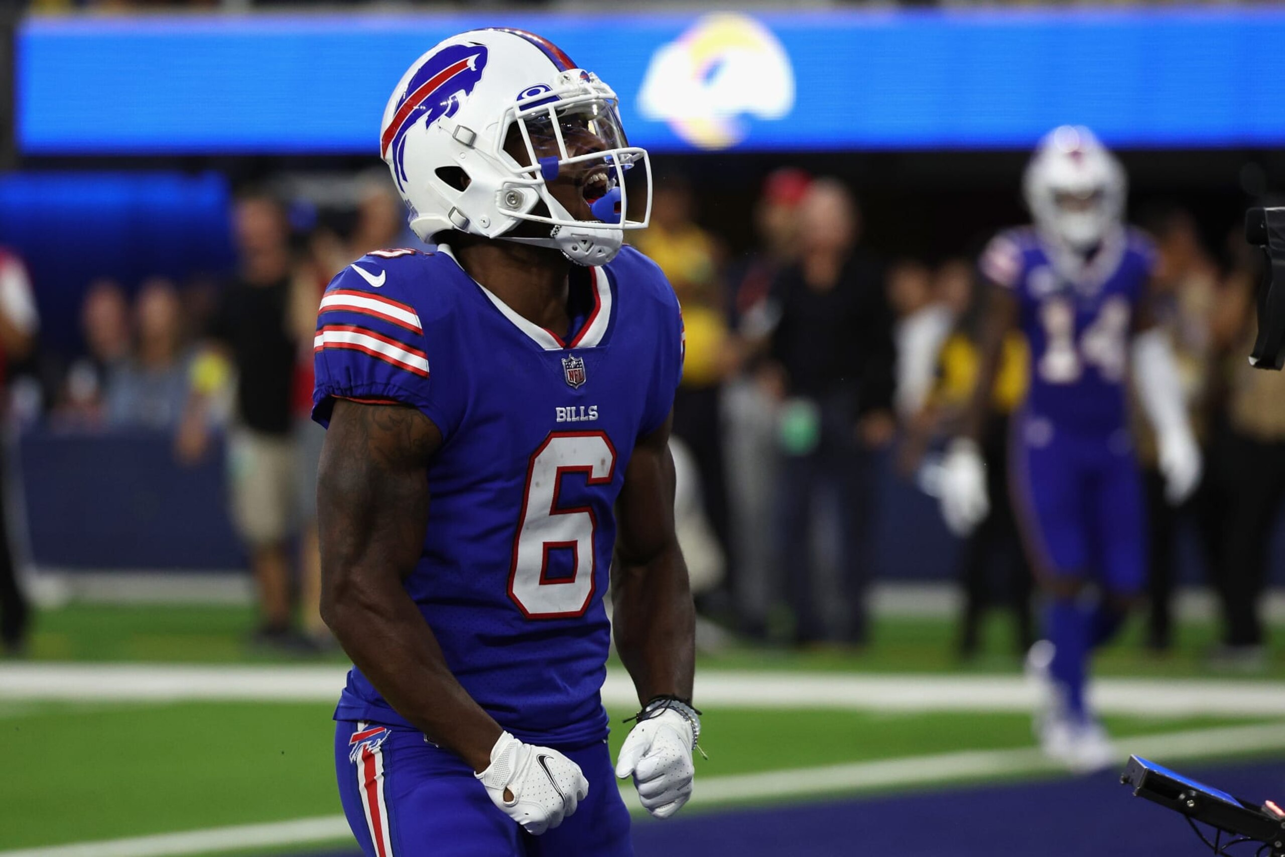 INGLEWOOD, CALIFORNIA - SEPTEMBER 08:  Wide receiver Isaiah McKenzie #6 of the Buffalo Bills celebrates a seven-yard touchdown reception against the Los Angeles Rams during the third quarter of the NFL game at SoFi Stadium on September 08, 2022 in Inglewood, California. (Photo by Harry How/Getty Images)
