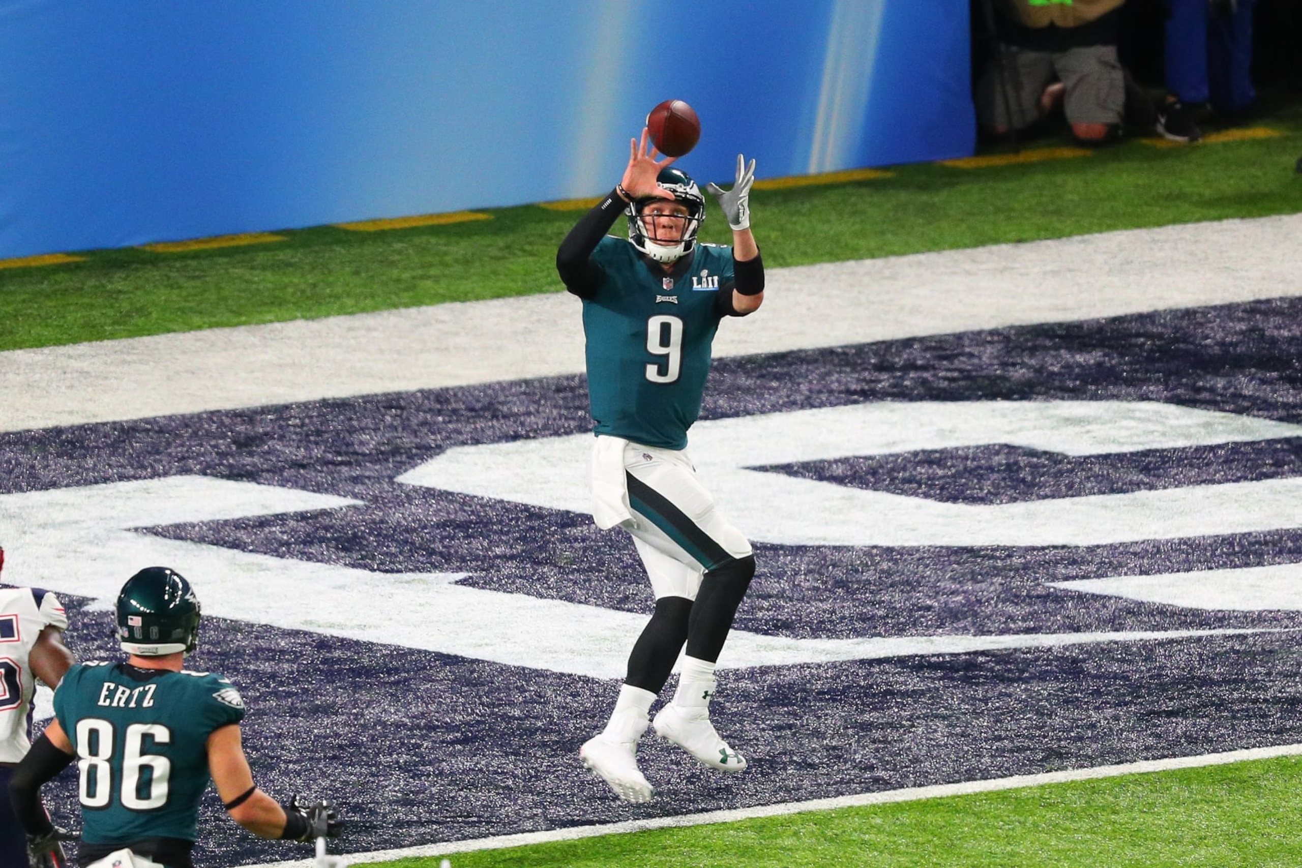 MINNEAPOLIS, MN - FEBRUARY 04:  Philadelphia Eagles quarterback Nick Foles (9) makes a touchdown catch during Super Bowl LII on February 4, 2018, at U.S. Bank Stadium in Minneapolis, MN.   (Photo by Rich Graessle/Icon Sportswire via Getty Images)
