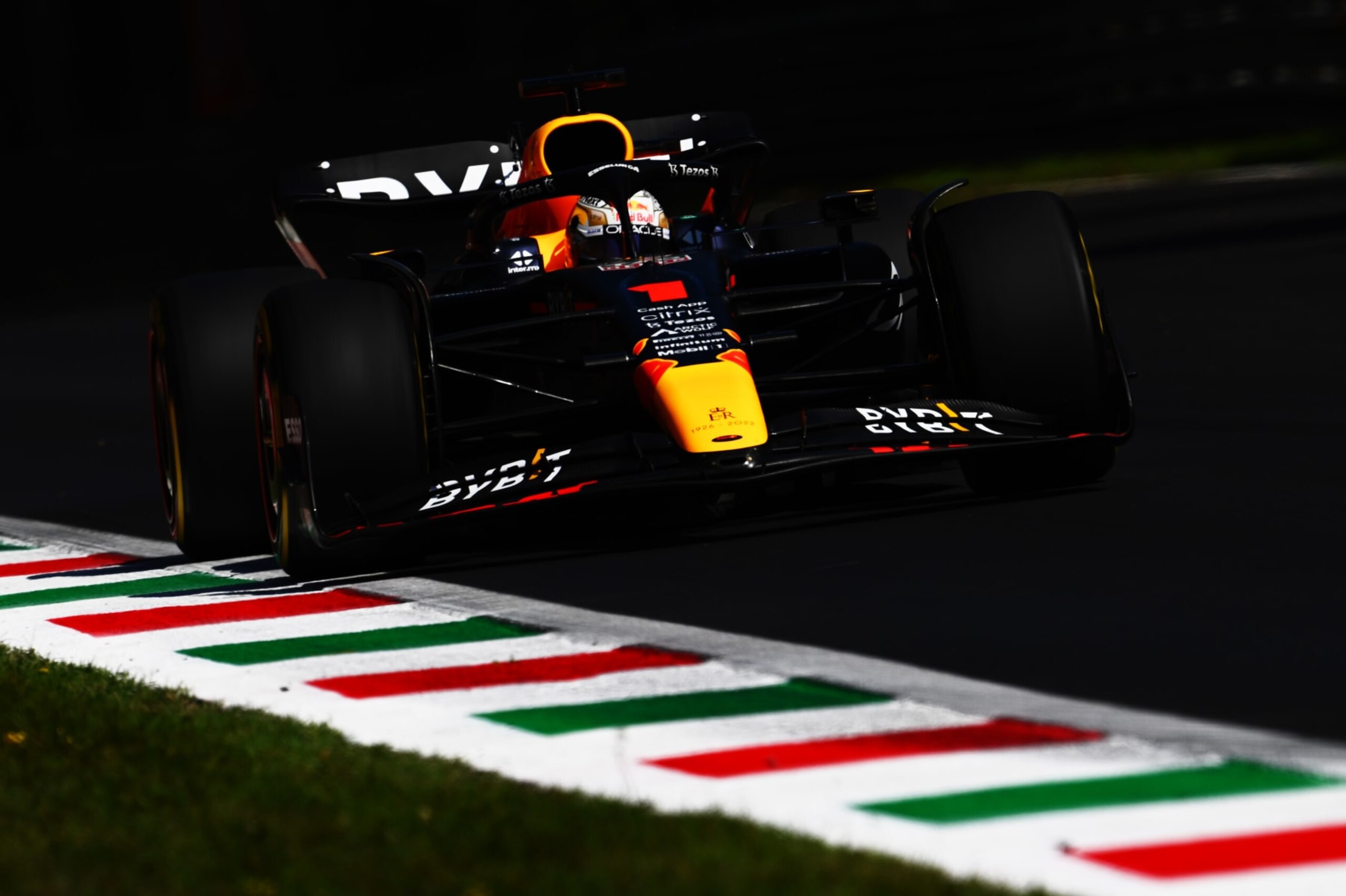 MONZA, ITALY - SEPTEMBER 10: Max Verstappen of the Netherlands driving the (1) Oracle Red Bull Racing RB18 on track during final practice ahead of the F1 Grand Prix of Italy at Autodromo Nazionale Monza on September 10, 2022 in Monza, Italy. (Photo by Clive Mason/Getty Images)