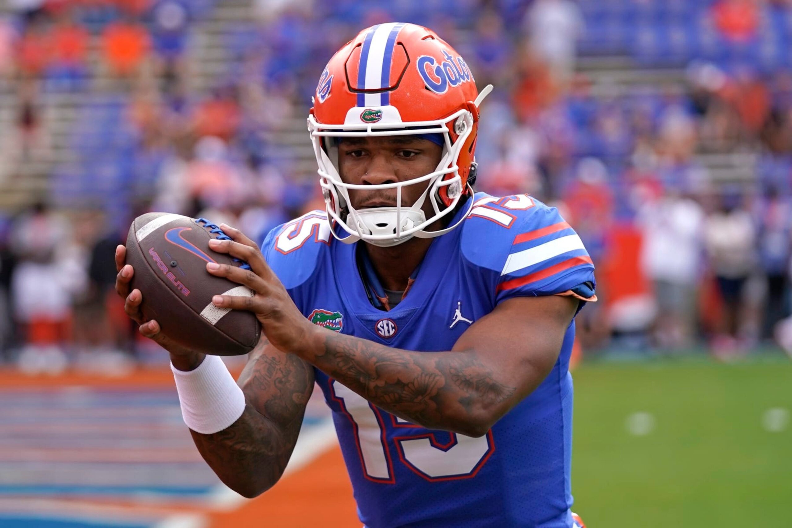 Florida quarterback Anthony Richardson warms uo before an NCAA college football game against Kentucky, Saturday, Sept. 10, 2022, in Gainesville, Fla. (AP Photo/John Raoux)