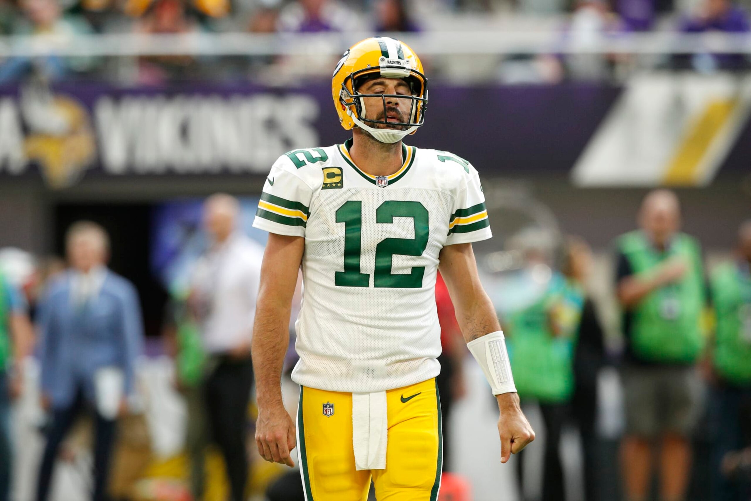 MINNEAPOLIS, MINNESOTA - SEPTEMBER 11: Aaron Rodgers #12 of the Green Bay Packers reacts after a play during the second quarter in the game against the Minnesota Vikings at U.S. Bank Stadium on September 11, 2022 in Minneapolis, Minnesota. (Photo by David Berding/Getty Images)