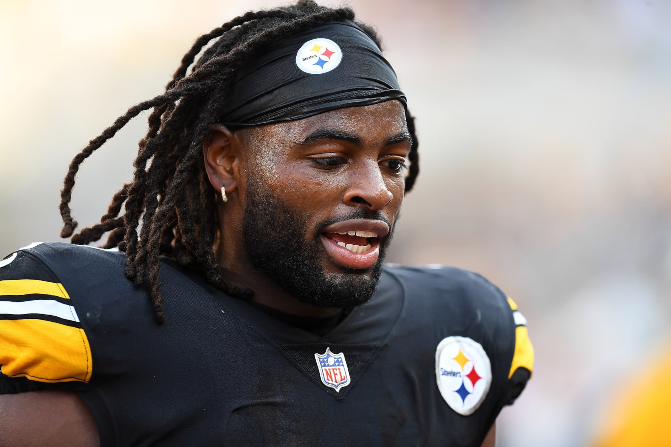 PITTSBURGH, PA - AUGUST 28: Najee Harris #22 of the Pittsburgh Steelers looks on during the game against the Detroit Lions at Acrisure Stadium on August 28, 2022 in Pittsburgh, Pennsylvania. (Photo by Joe Sargent/Getty Images) PITTSBURGH, PA - AUGUST 28: Najee Harris #22 of the Pittsburgh Steelers looks on during the game against the Detroit Lions at Acrisure Stadium on August 28, 2022 in Pittsburgh, Pennsylvania. (Photo by Joe Sargent/Getty Images)