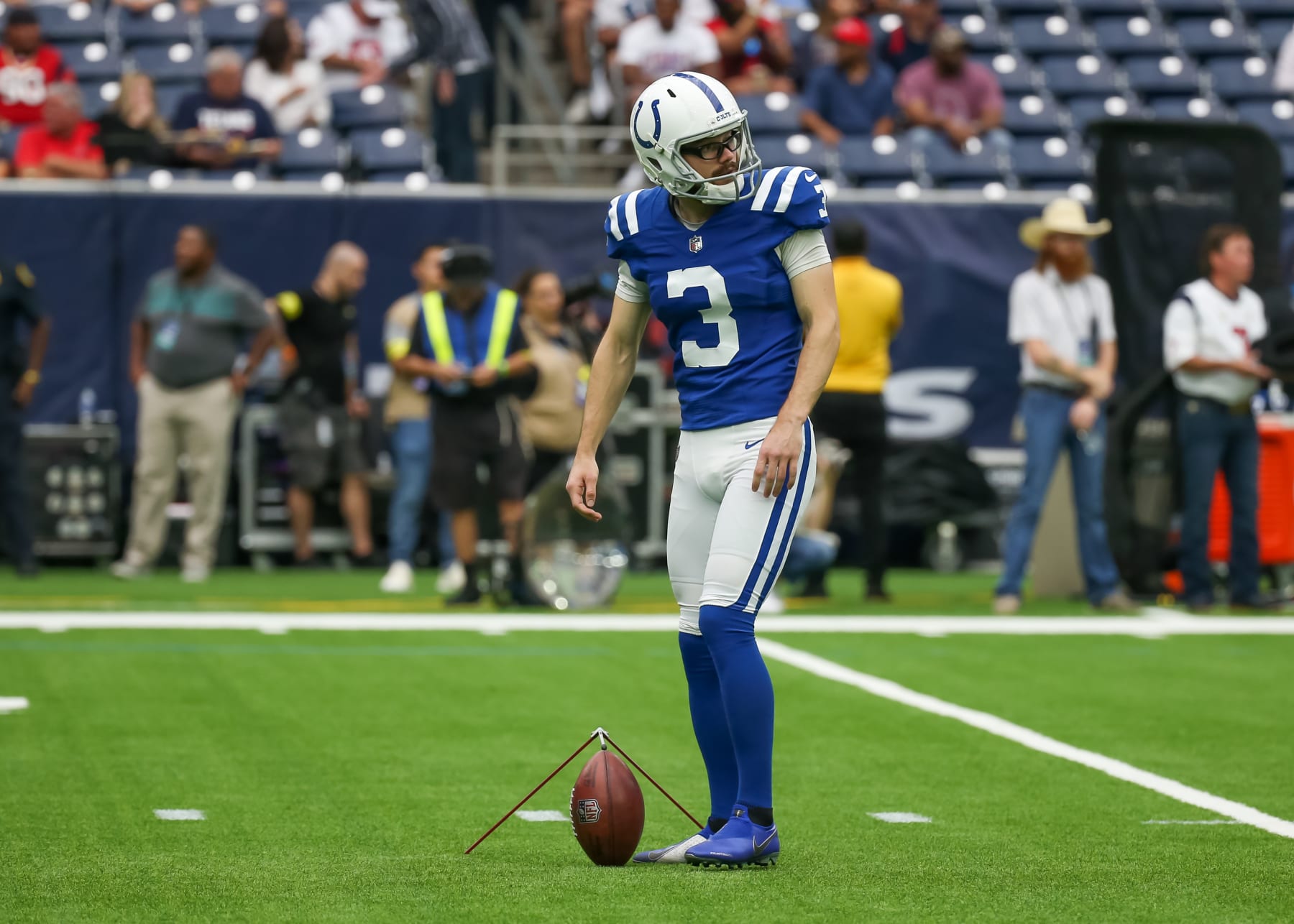 HOUSTON, TX - SEPTEMBER 11:  Indianapolis Colts place kicker Rodrigo Blankenship (3) warms up during the NFL game between the Indianapolis Colts and Houston Texans on September 11, 2022 at NRG Stadium in Houston, Texas.  (Photo by Leslie Plaza Johnson/Icon Sportswire via Getty Images)