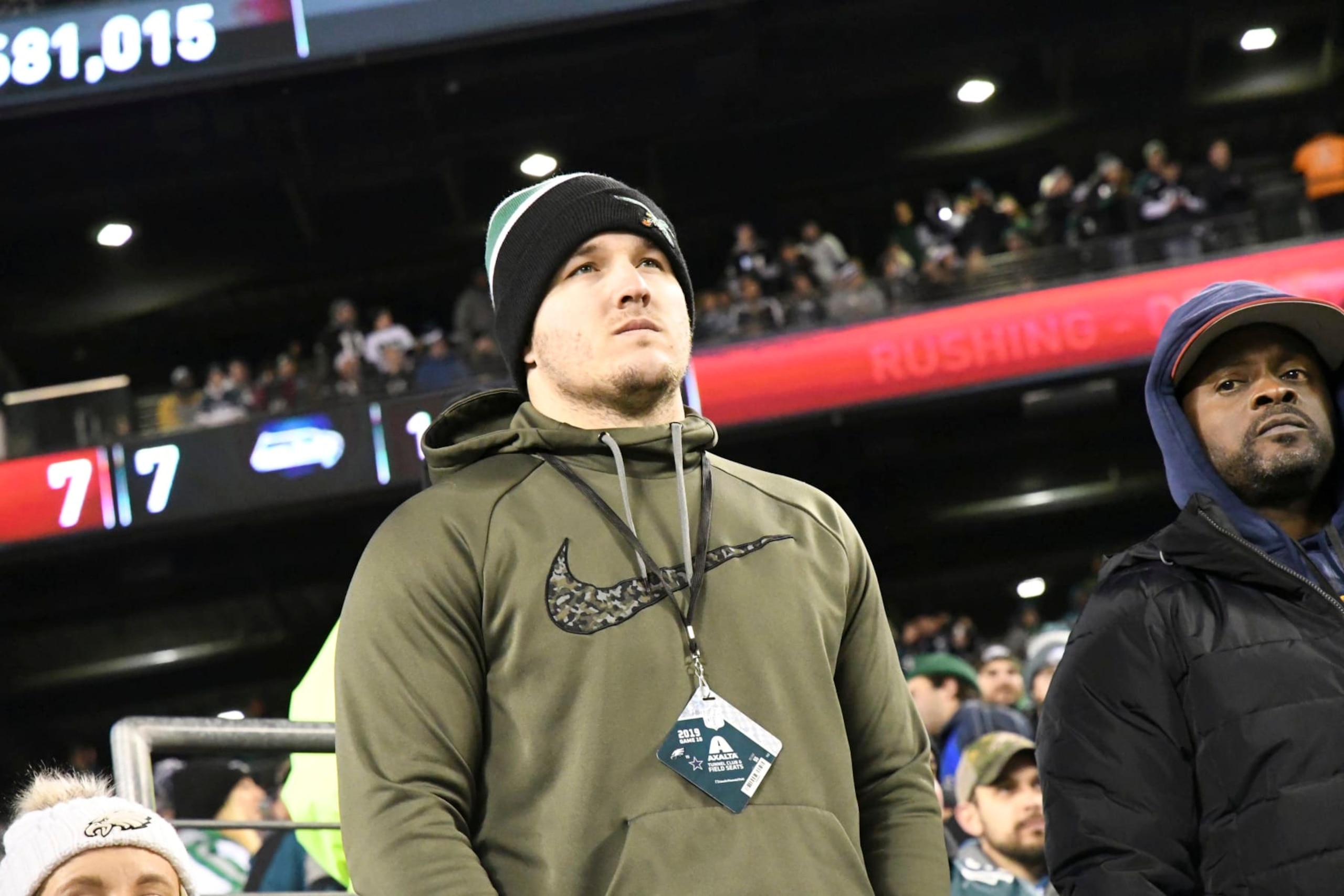 PHILADELPHIA, PA - DECEMBER 22: California Angels Mike Trout takes in a game during the game between the Dallas Cowboys and the Philadelphia Eagle on December 22, 2019, at Lincoln Financial Filed in Philadelphia, PA. (Photo by Andy Lewis/Icon Sportswire via Getty Images) PHILADELPHIA, PA - DECEMBER 22: California Angels Mike Trout takes in a game during the game between the Dallas Cowboys and the Philadelphia Eagle on December 22, 2019, at Lincoln Financial Filed in Philadelphia, PA. (Photo by Andy Lewis/Icon Sportswire via Getty Images)