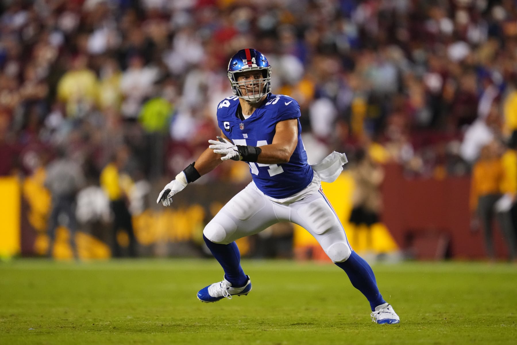 LANDOVER, MARYLAND - SEPTEMBER 16: Blake Martinez #54 of the New York Giants plays the field against the Washington Football Team during an NFL game at FedExField on September 16, 2021 in Landover, Maryland. (Photo by Cooper Neill/Getty Images)