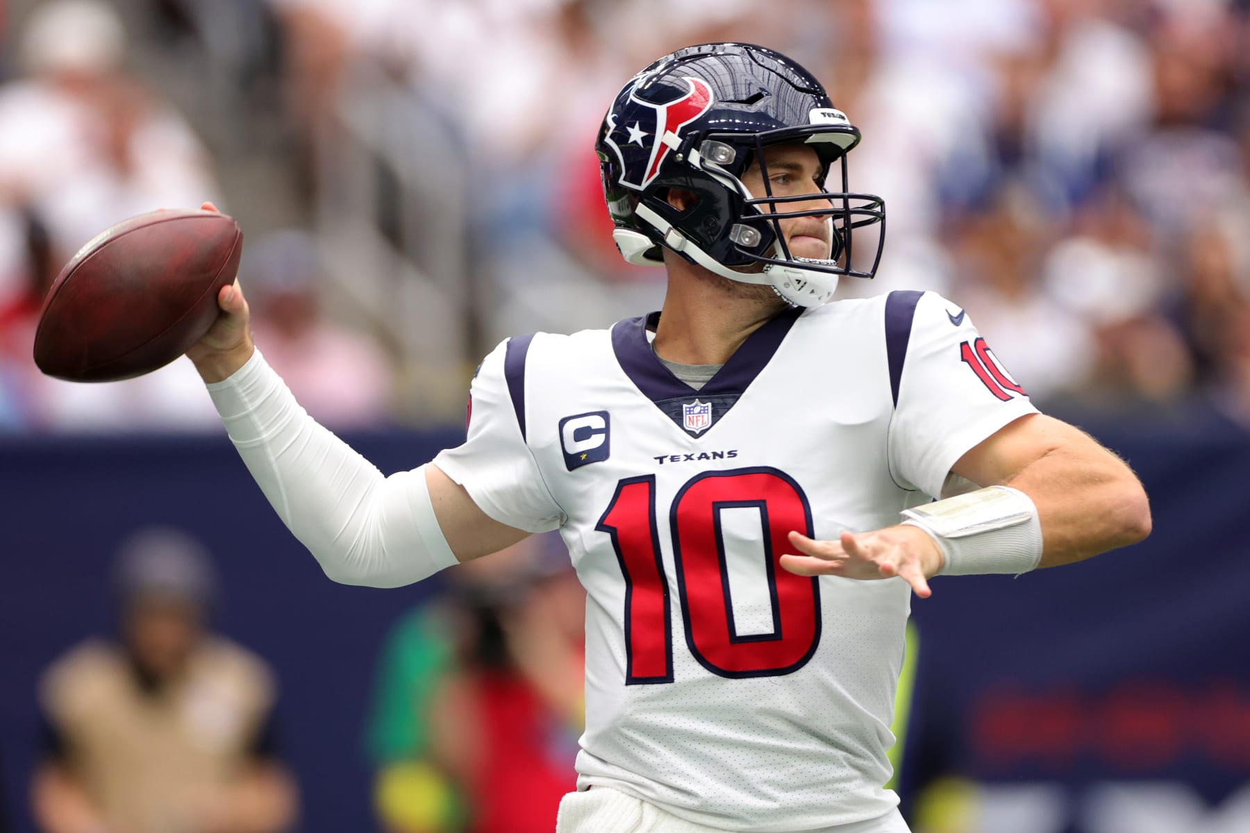 HOUSTON, TEXAS - SEPTEMBER 11: Davis Mills #10 of the Houston Texans throws a pass during the first half against the Indianapolis Colts at NRG Stadium on September 11, 2022 in Houston, Texas. (Photo by Carmen Mandato/Getty Images)
