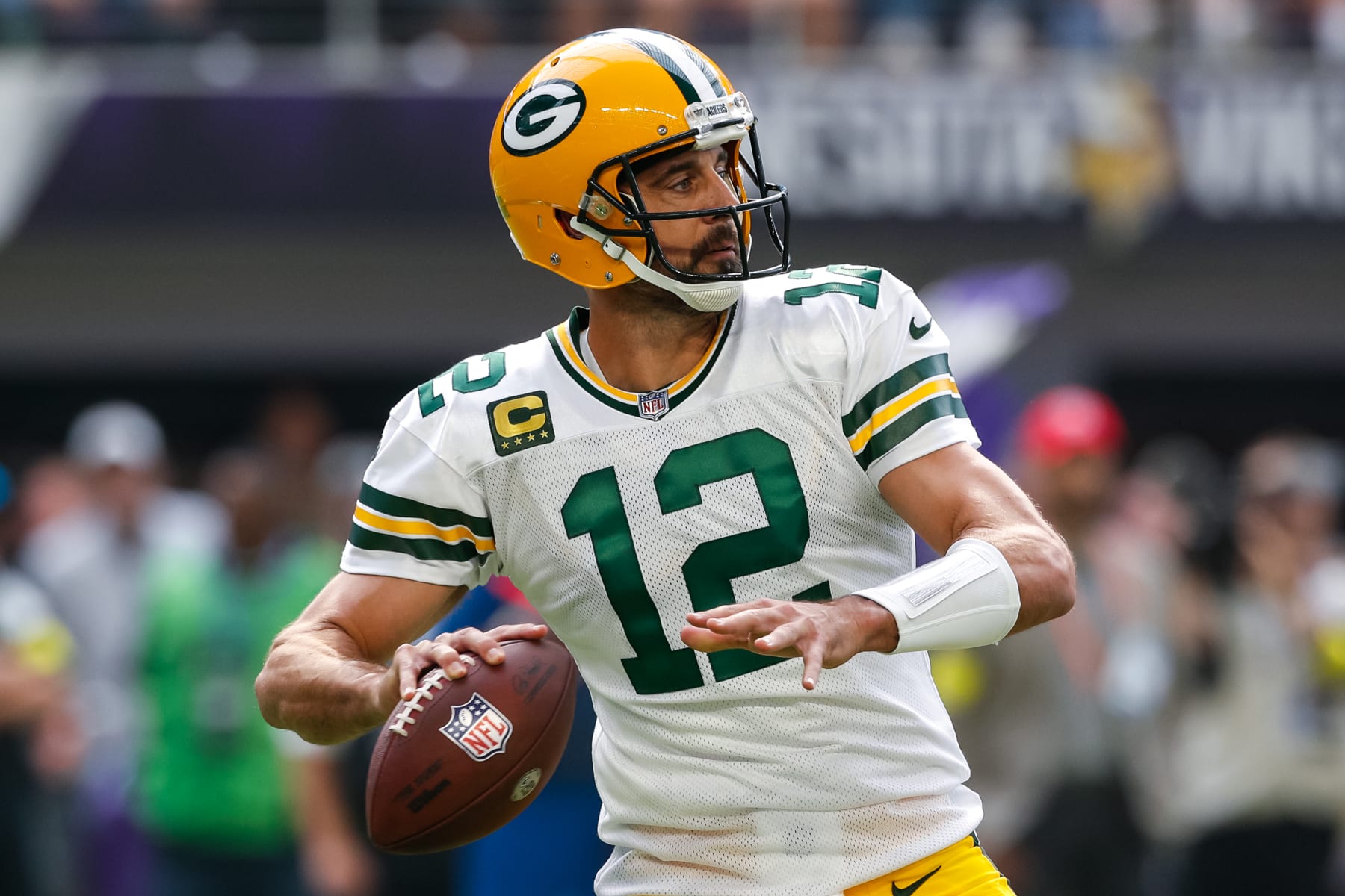 MINNEAPOLIS, MN - SEPTEMBER 11: Aaron Rodgers #12 of the Green Bay Packers throws a pass against the Minnesota Vikings in the first quarter of the game at U.S. Bank Stadium on September 11, 2022 in Minneapolis, Minnesota. The Vikings defeated the Packers 23-7. (Photo by David Berding/Getty Images)