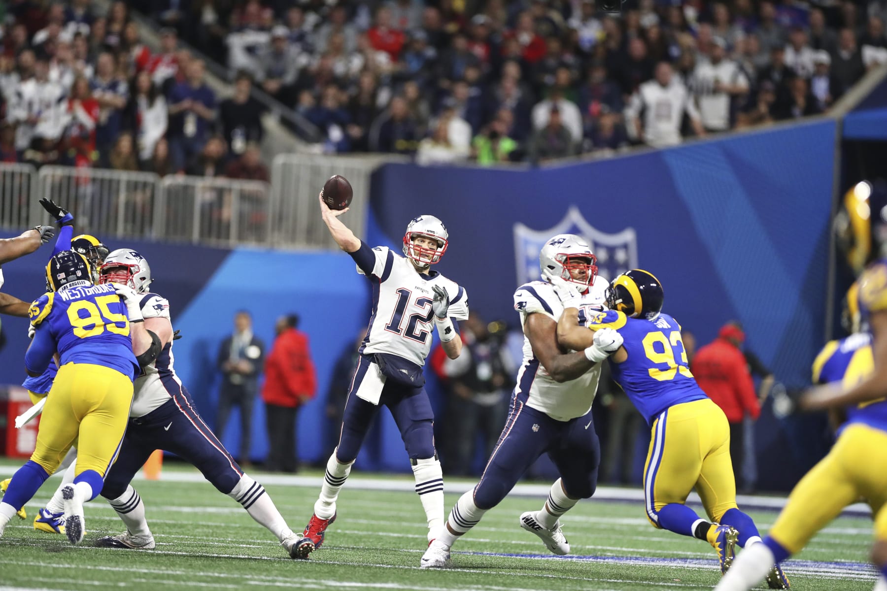 Football: Super Bowl LIII: New England Patriots QB Tom Brady (12) in action, passing vs Los Angeles Rams at Mercedes-Benz Stadium.
Atlanta, GA 2/3/2019
CREDIT: Simon Bruty (Photo by Simon Bruty /Sports Illustrated via Getty Images)
(Set Number: X162457 TK1 )