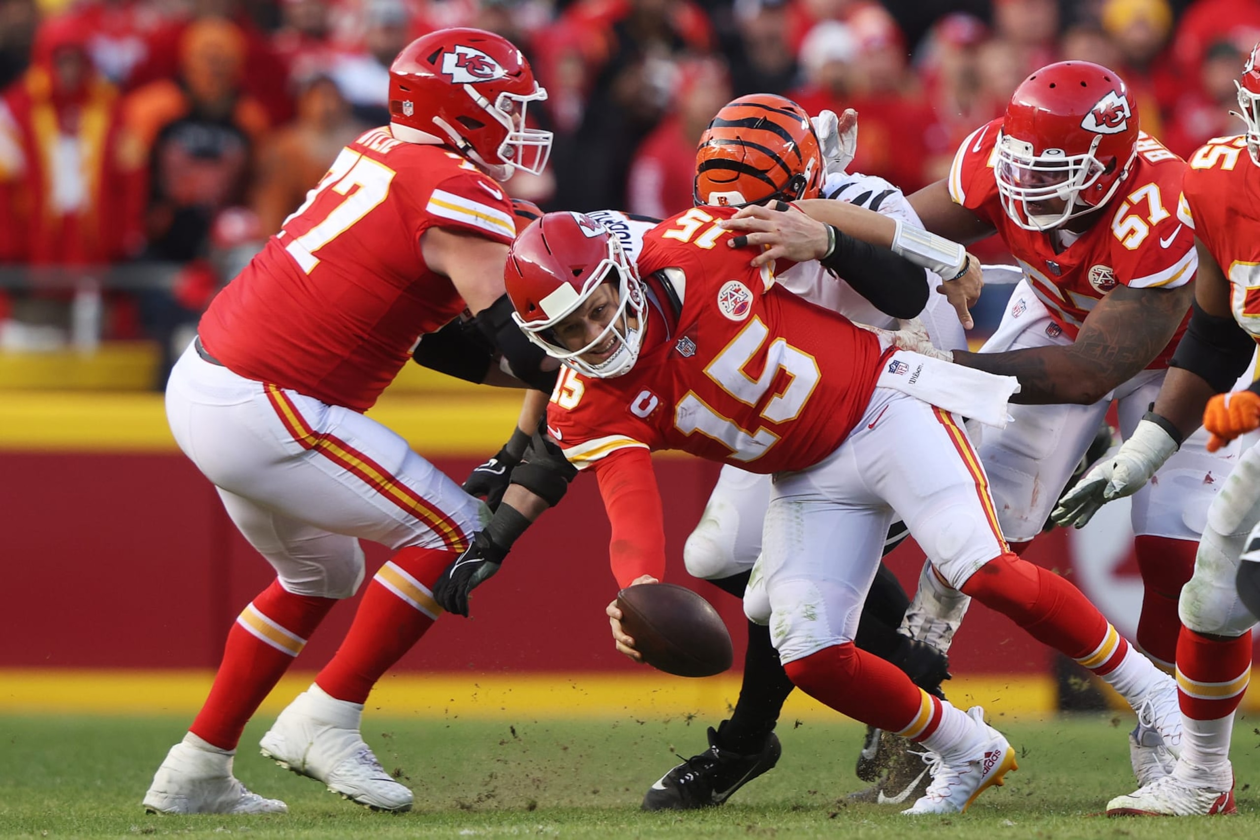 KANSAS CITY, MISSOURI - JANUARY 30: Patrick Mahomes #15 of the Kansas City Chiefs is sacked Trey Hendrickson #91 of the Cincinnati Bengals in the AFC Championship Game at Arrowhead Stadium on January 30, 2022 in Kansas City, Missouri. (Photo by Jamie Squire/Getty Images)