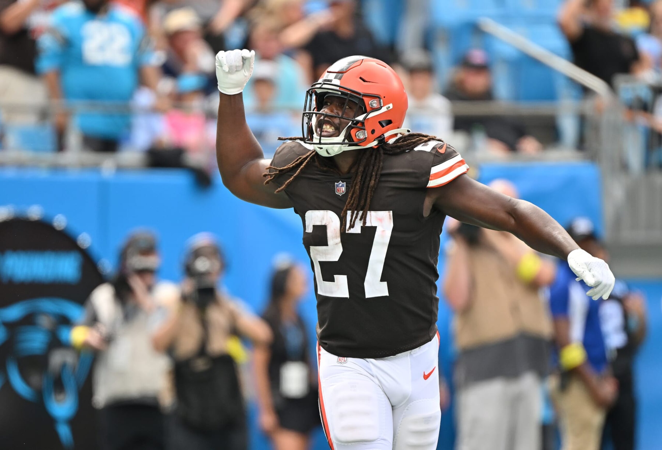 CHARLOTTE, NORTH CAROLINA - SEPTEMBER 11: Kareem Hunt #27 of the Cleveland Browns reacts after scoring a touchdown against the Carolina Panthers during their game at Bank of America Stadium on September 11, 2022 in Charlotte, North Carolina. Cleveland won 26-24. (Photo by Grant Halverson/Getty Images) CHARLOTTE, NORTH CAROLINA - SEPTEMBER 11: Kareem Hunt #27 of the Cleveland Browns reacts after scoring a touchdown against the Carolina Panthers during their game at Bank of America Stadium on September 11, 2022 in Charlotte, North Carolina. Cleveland won 26-24. (Photo by Grant Halverson/Getty Images)