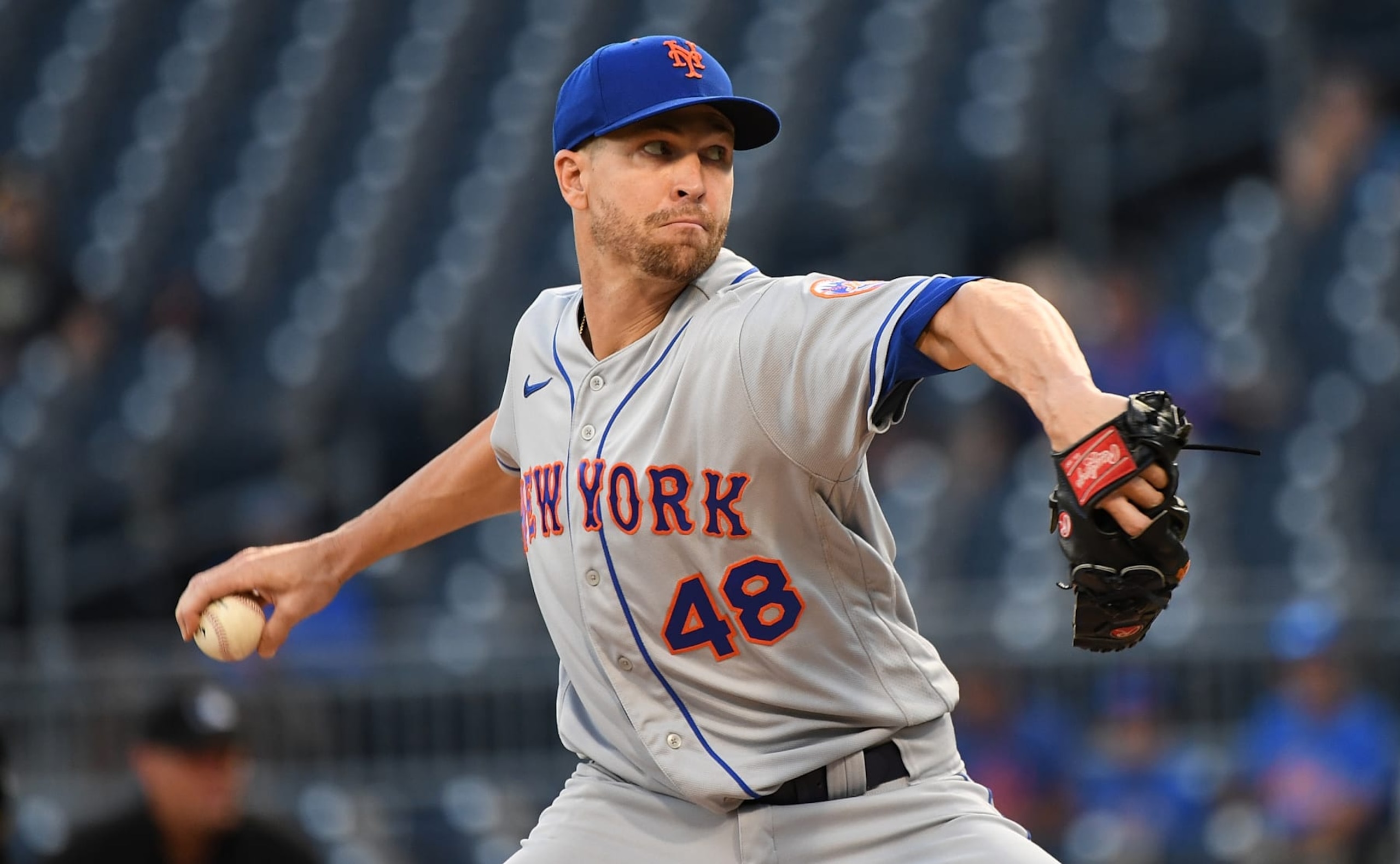 PITTSBURGH, PA - SEPTEMBER 07: Jacob deGrom #48 of the New York Mets delivers a pitch in the first inning during Game Two of a doubleheader against the Pittsburgh Pirates at PNC Park on September 7, 2022 in Pittsburgh, Pennsylvania. (Photo by Justin Berl/Getty Images)
