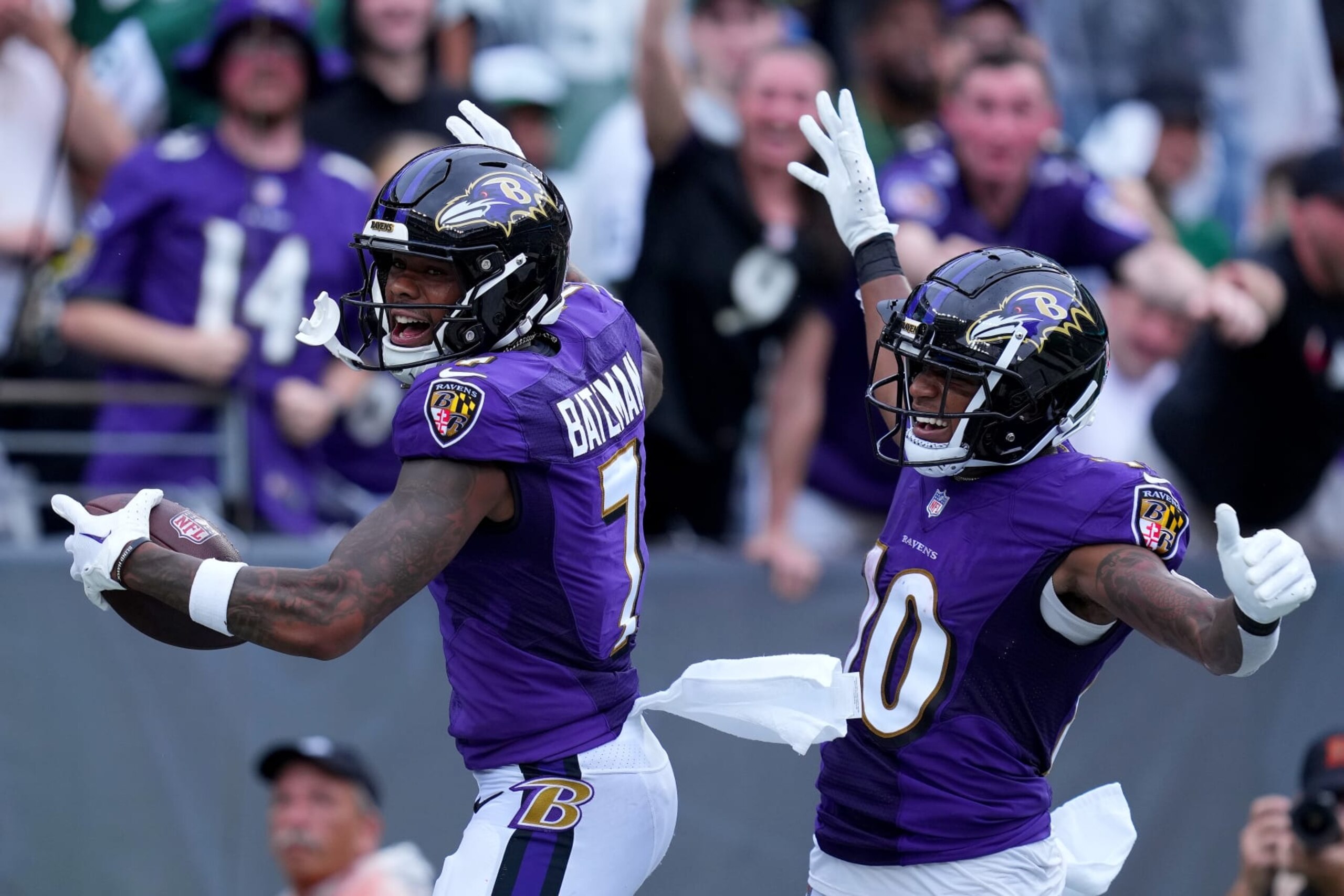 EAST RUTHERFORD, NEW JERSEY - SEPTEMBER 11: Rashod Bateman #7 of the Baltimore Ravens celebrates a touchdown alongside Demarcus Robinson #10 of the Baltimore Ravens in the third quarter of the game at MetLife Stadium on September 11, 2022 in East Rutherford, New Jersey. (Photo by Mitchell Leff/Getty Images)