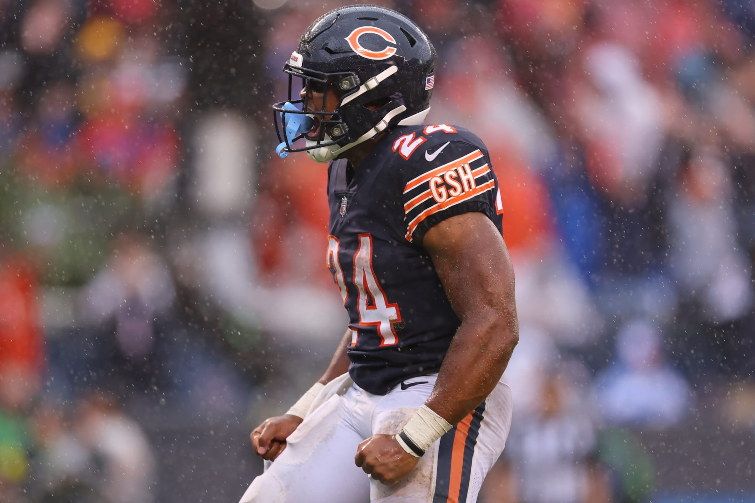 CHICAGO, ILLINOIS - SEPTEMBER 11: Running back Khalil Herbert #24 of the Chicago Bears celebrates after a touchdown during the fourth quarter against the San Francisco 49ers at Soldier Field on September 11, 2022 in Chicago, Illinois. (Photo by Michael Reaves/Getty Images)