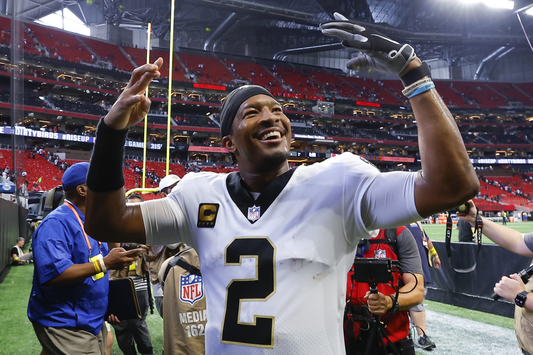 ATLANTA, GA - SEPTEMBER 11: Jameis Winston #2 of the New Orleans Saints reacts at the conclusion of the 27-26 victory over the Atlanta Falcons at Mercedes-Benz Stadium on September 11, 2022 in Atlanta, Georgia. (Photo by Todd Kirkland/Getty Images)