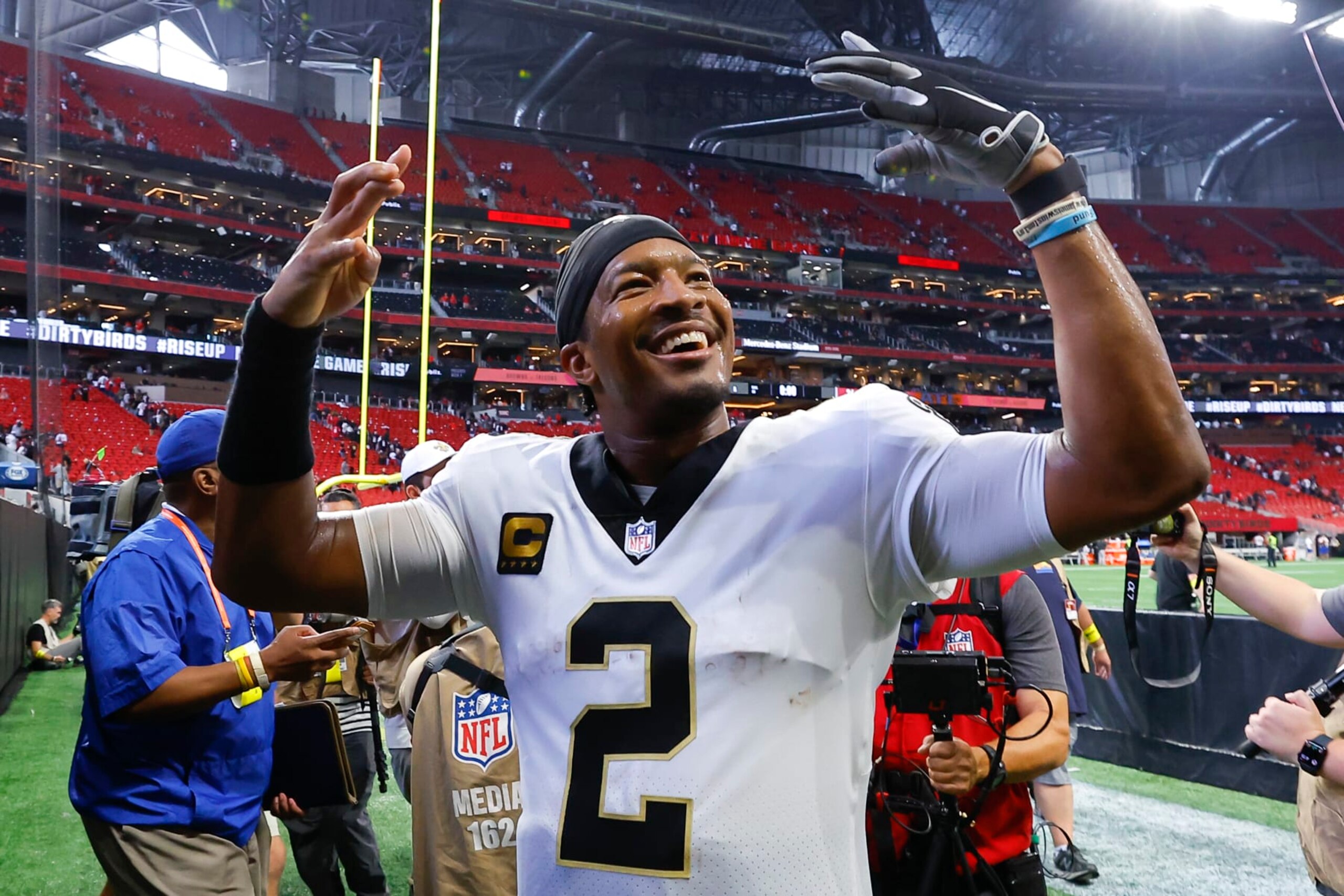 ATLANTA, GA - SEPTEMBER 11: Jameis Winston #2 of the New Orleans Saints reacts at the conclusion of the 27-26 victory over the Atlanta Falcons at Mercedes-Benz Stadium on September 11, 2022 in Atlanta, Georgia. (Photo by Todd Kirkland/Getty Images)