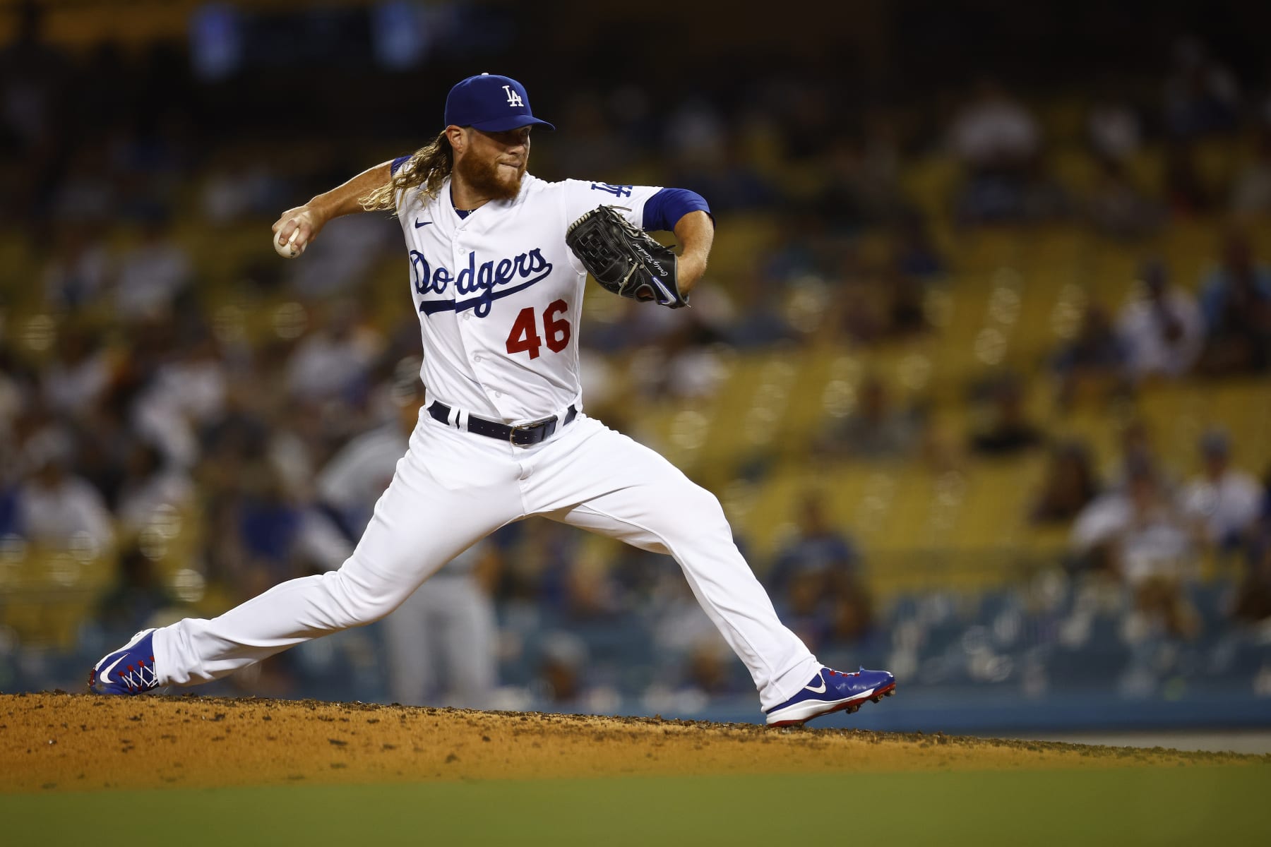 LOS ANGELES, CALIFORNIA - AUGUST 10:   Craig Kimbrel #46 of the Los Angeles Dodgers throws against the Minnesota Twins in the ninthinning at Dodger Stadium on August 10, 2022 in Los Angeles, California. (Photo by Ronald Martinez/Getty Images)