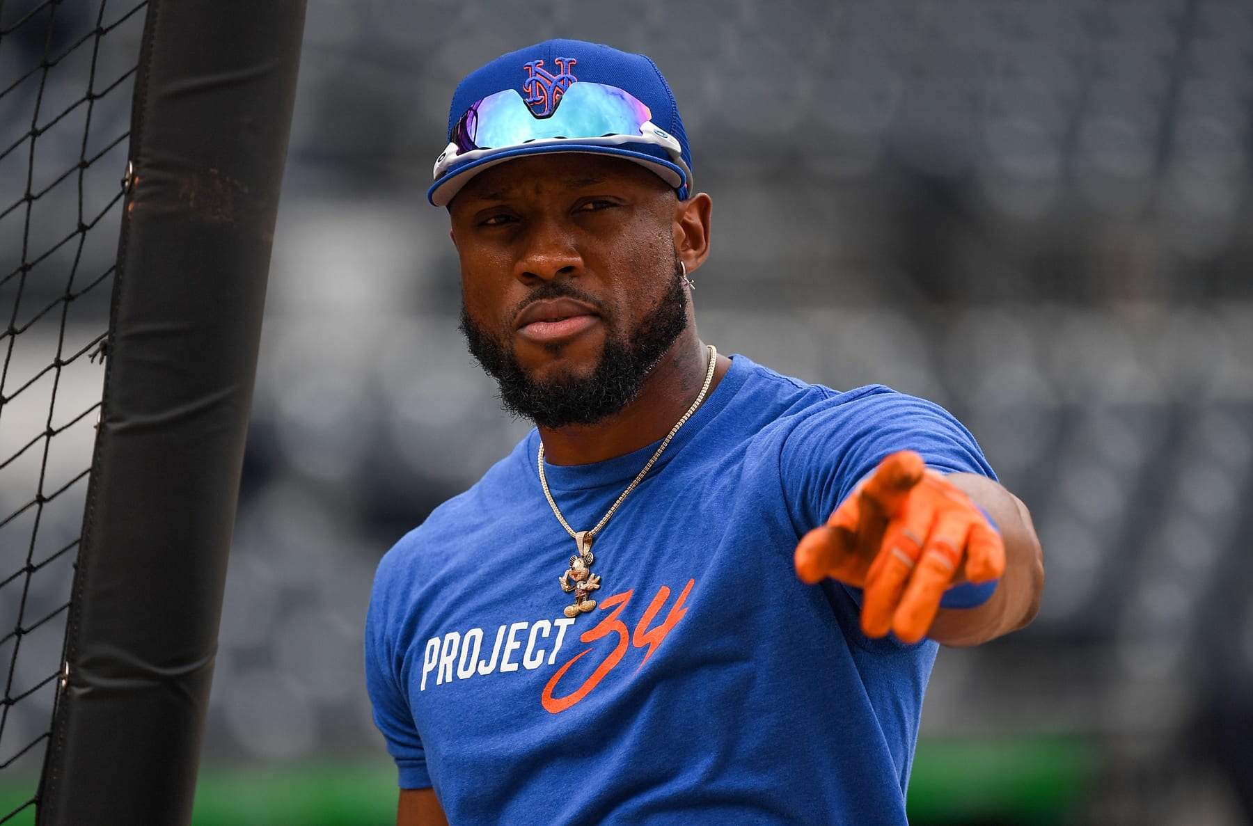 PITTSBURGH, PA - SEPTEMBER 06: Starling Marte #6 of the New York Mets points towards fans during batting practice before the game against the Pittsburgh Pirates at PNC Park on September 6, 2022 in Pittsburgh, Pennsylvania. (Photo by Justin Berl/Getty Images)