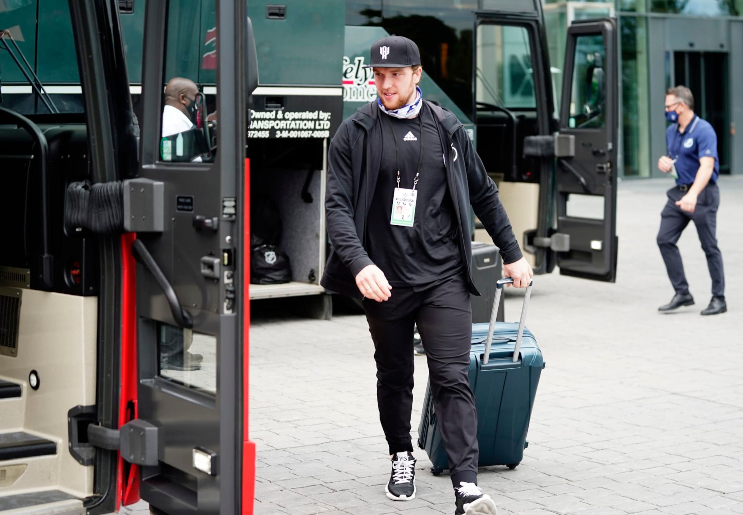 TORONTO, ONTARIO - SEPTEMBER 05: Andrei Vasilevskiy of the Tampa Bay Lightning walks to the bus for the airport on September 05, 2020 in Toronto, Ontario. (Photo by Mark Blinch/NHLI via Getty Images)