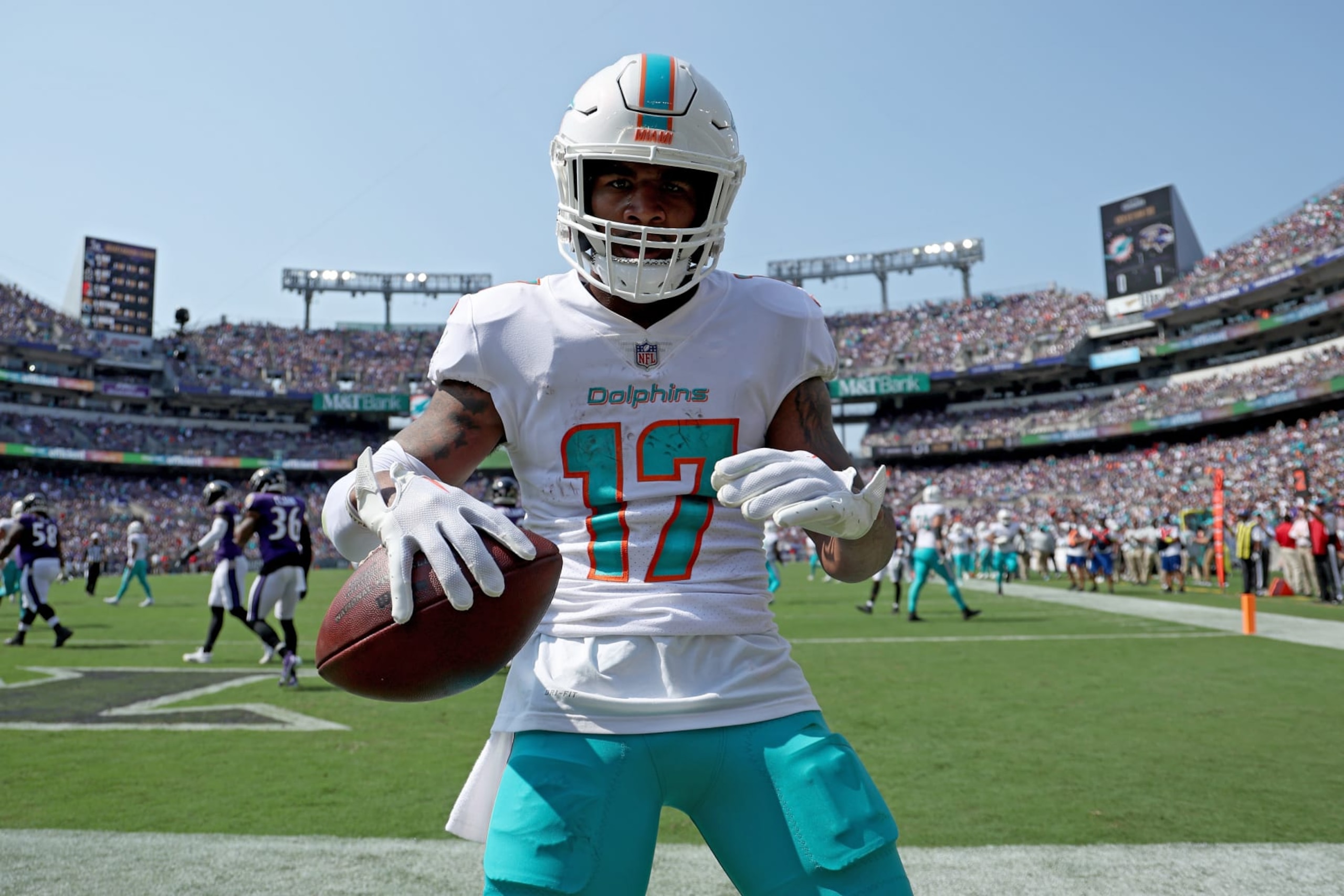 BALTIMORE, MARYLAND - SEPTEMBER 18: Jaylen Waddle #17 of the Miami Dolphins celebrates a touchdown in the first half against the Baltimore Ravens at M&T Bank Stadium on September 18, 2022 in Baltimore, Maryland. (Photo by Rob Carr/Getty Images) BALTIMORE, MARYLAND - SEPTEMBER 18: Jaylen Waddle #17 of the Miami Dolphins celebrates a touchdown in the first half against the Baltimore Ravens at M&T Bank Stadium on September 18, 2022 in Baltimore, Maryland. (Photo by Rob Carr/Getty Images)