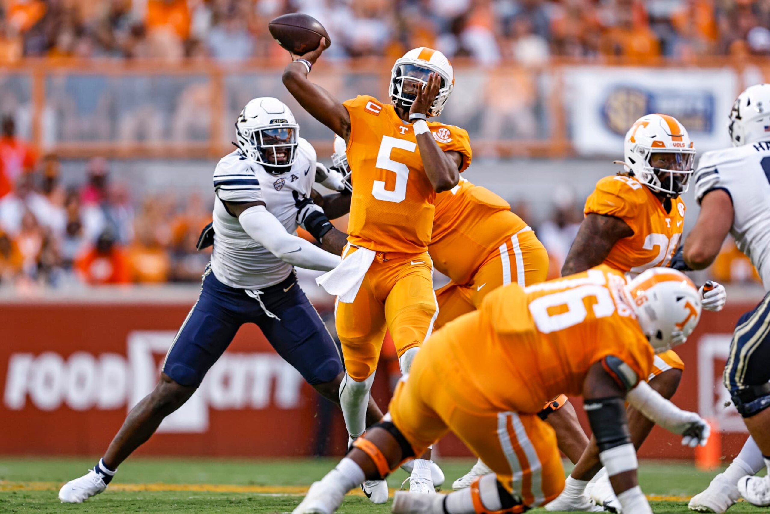 Tennessee quarterback Hendon Hooker (5) throws to a receiver during the first half of an NCAA college football game against Akron, Saturday, Sept. 17, 2022, in Knoxville, Tenn. (AP Photo/Wade Payne)